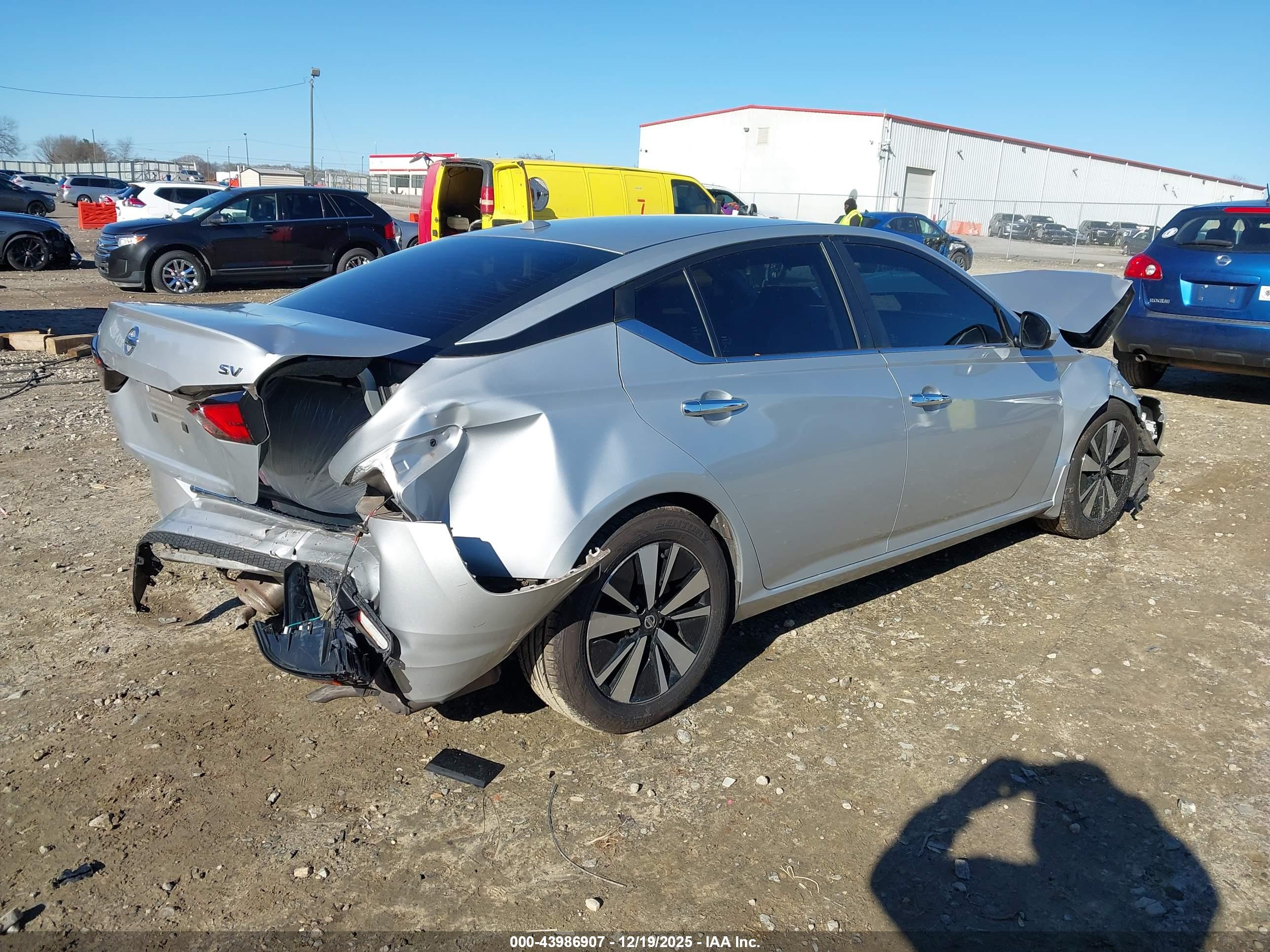 NISSAN ALTIMA image 4