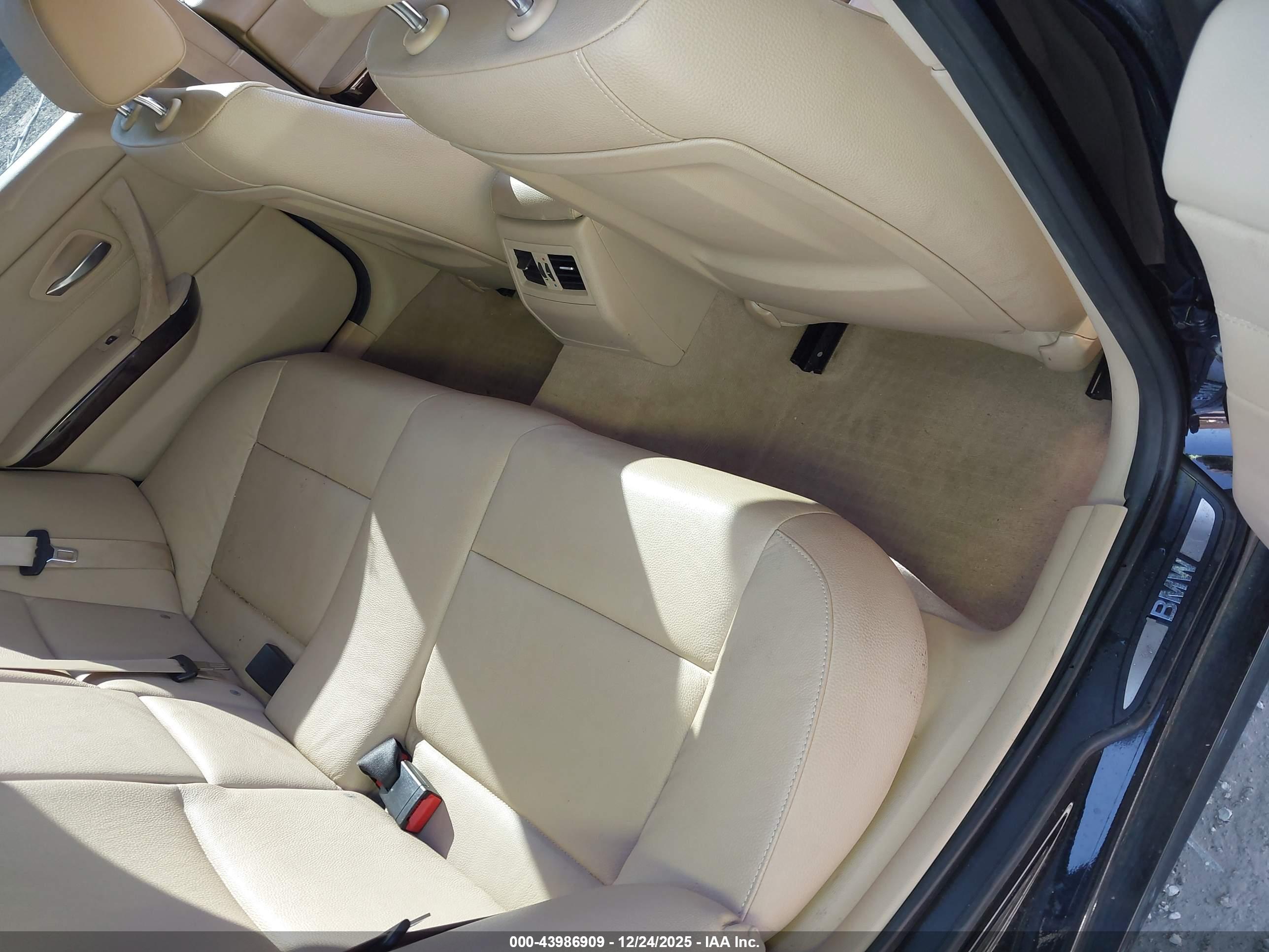 BMW 328I image 8
