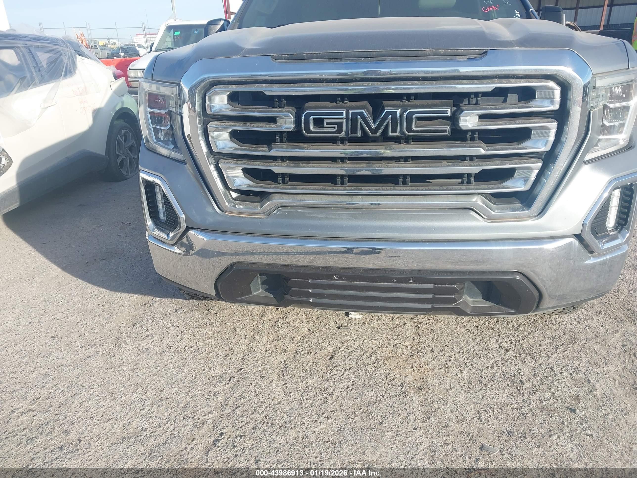 GMC SIERRA image 6