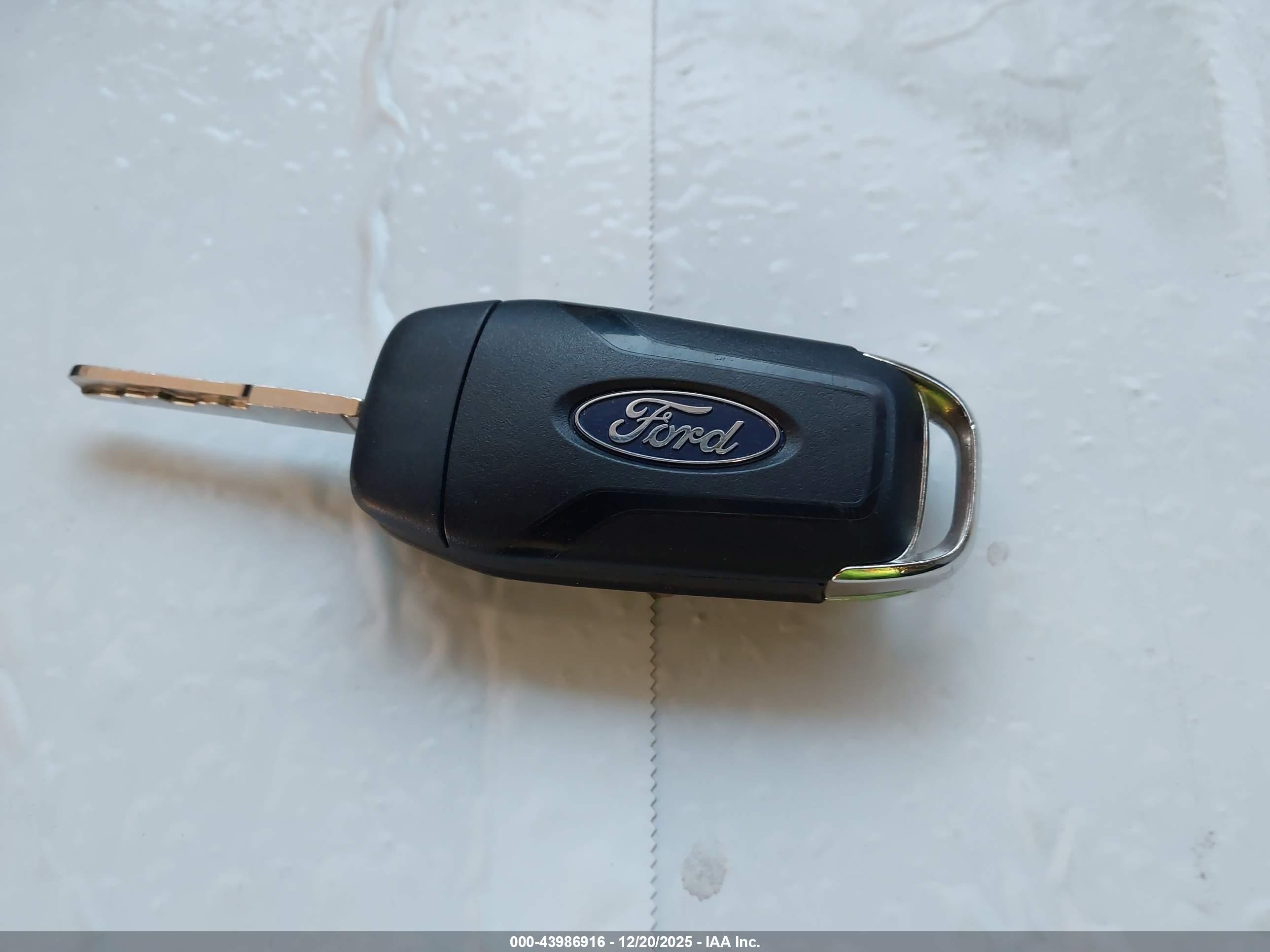FORD FUSION image 11