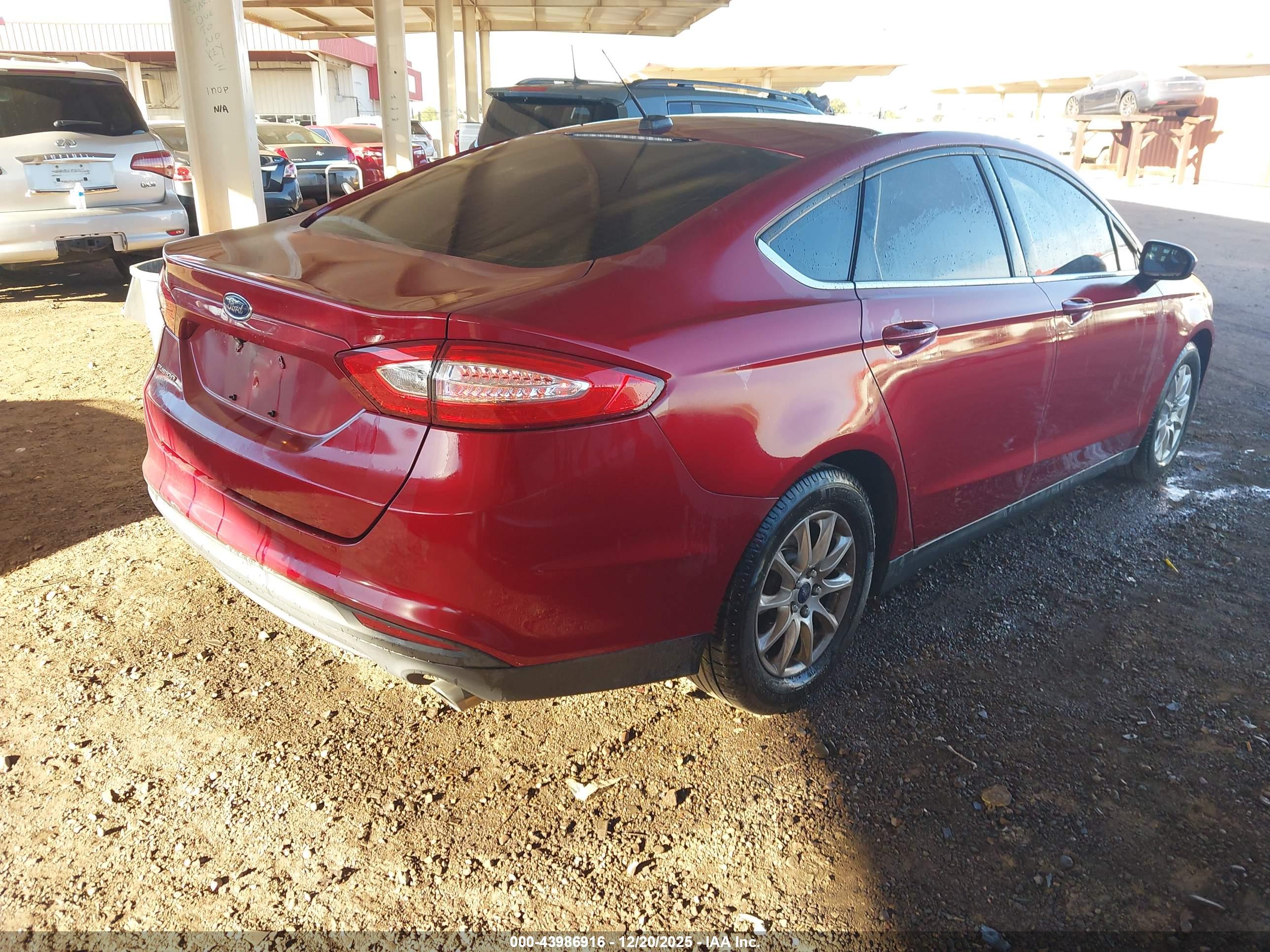 FORD FUSION image 4