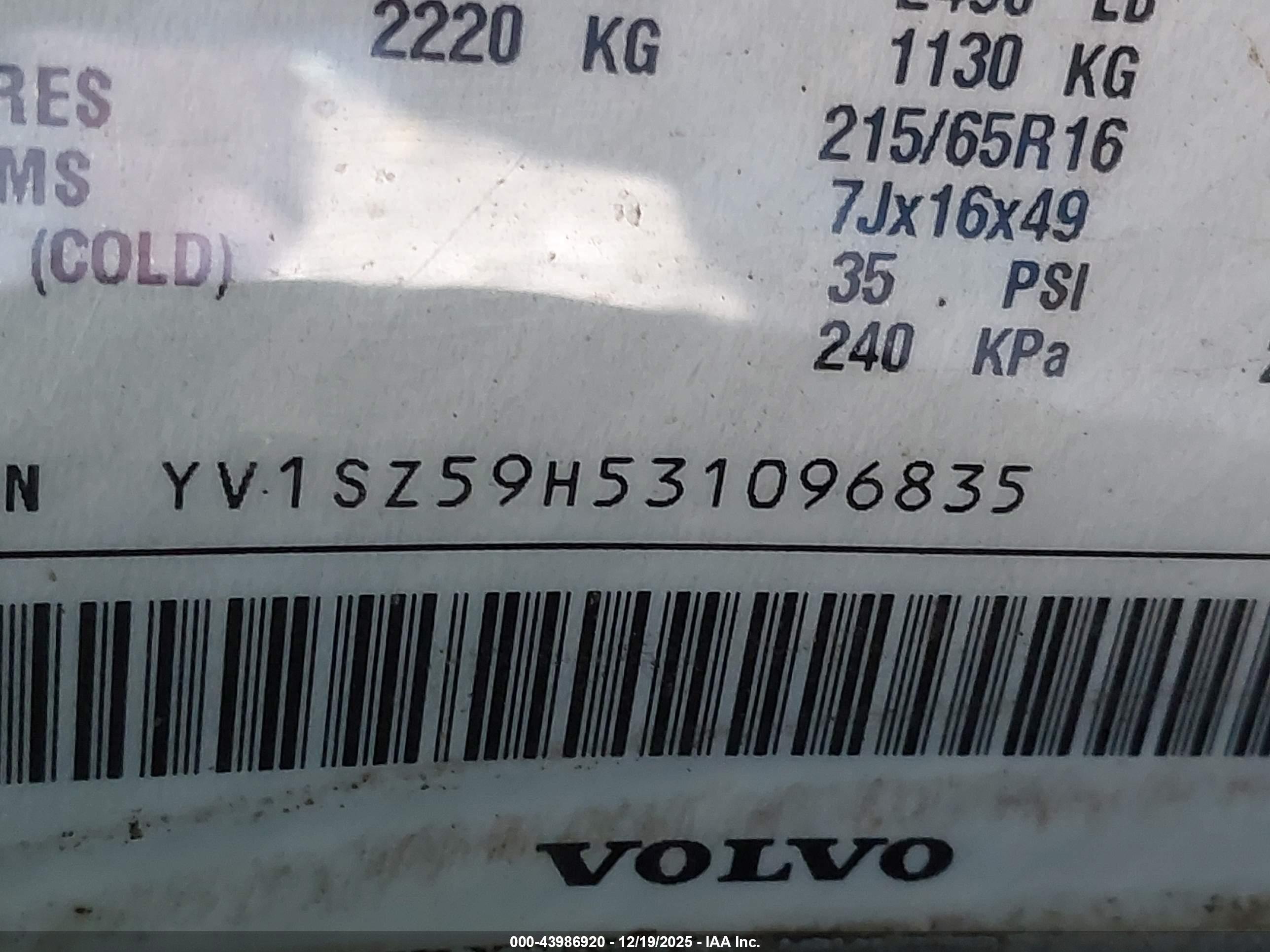 VOLVO XC70 image 9