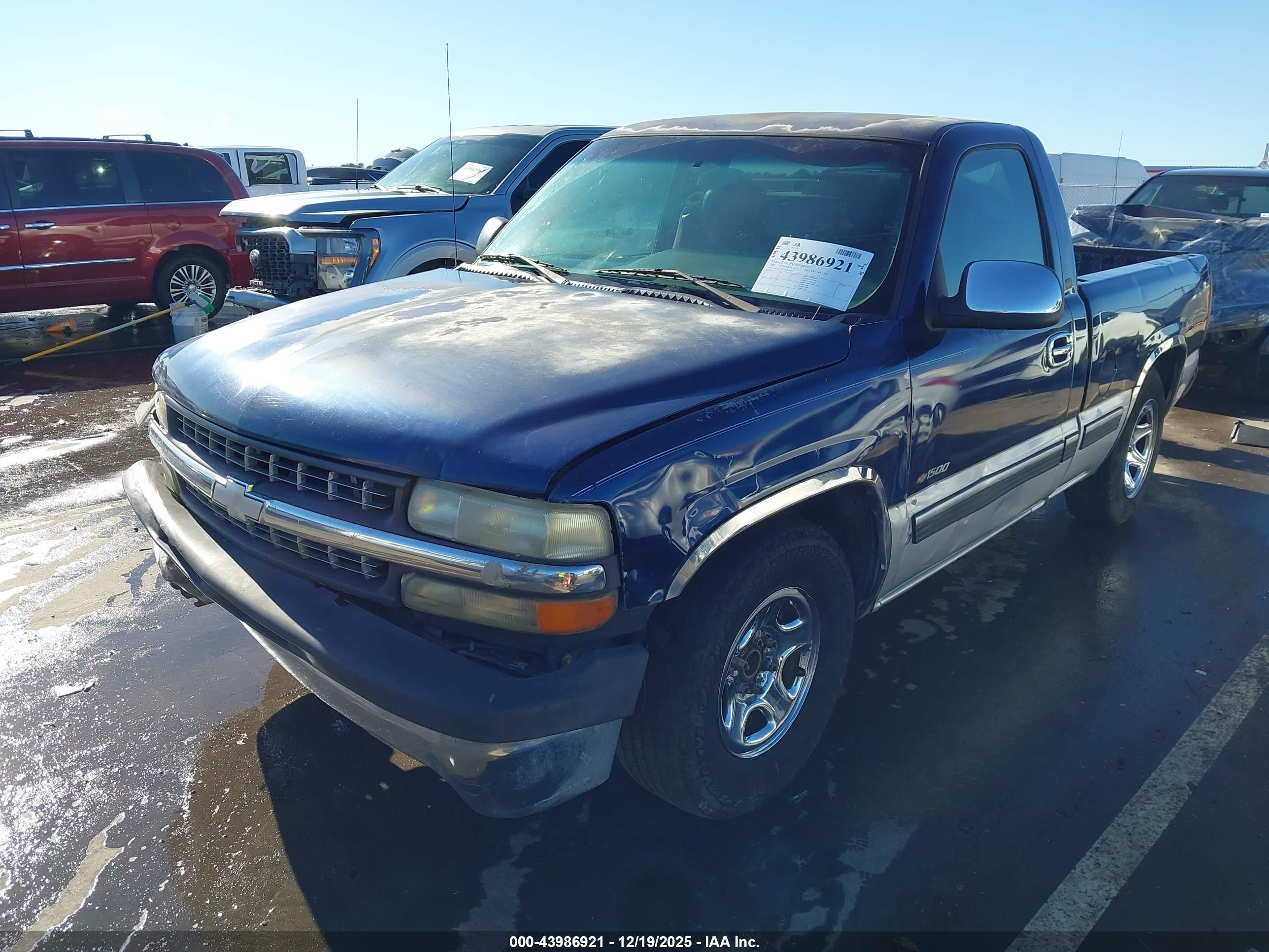 CHEVROLET SILVERADO image 2