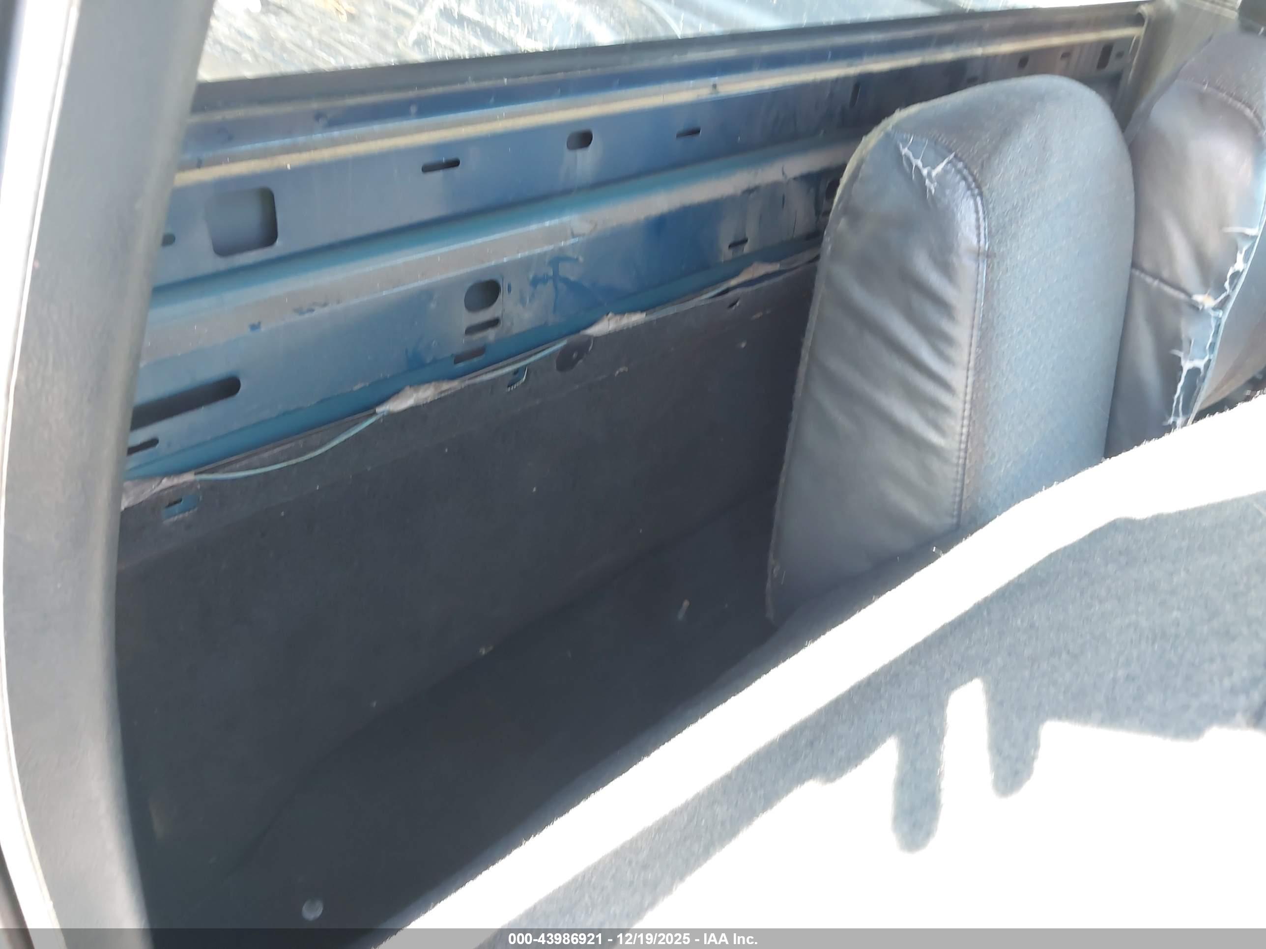 CHEVROLET SILVERADO image 8
