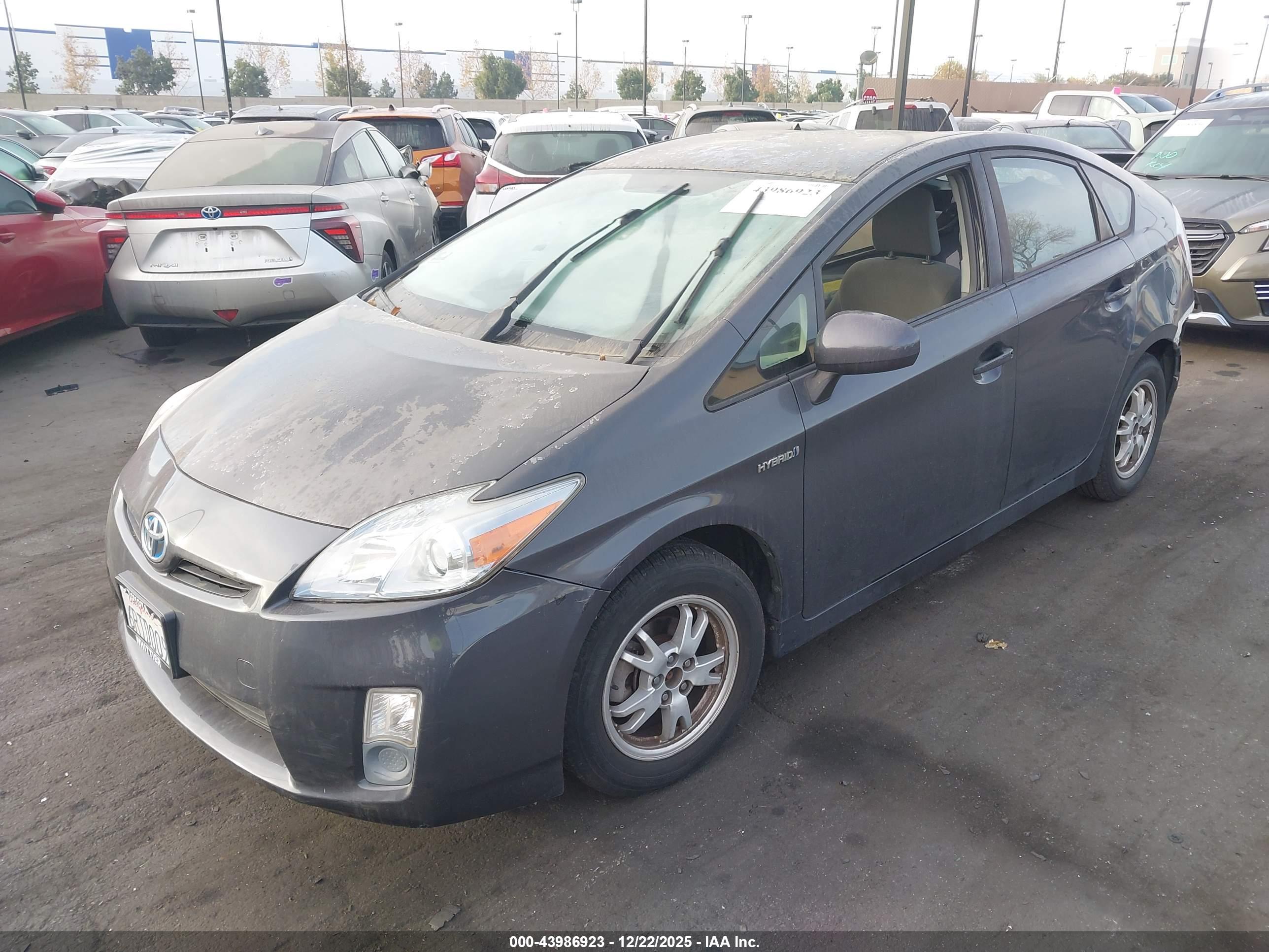 TOYOTA PRIUS image 2