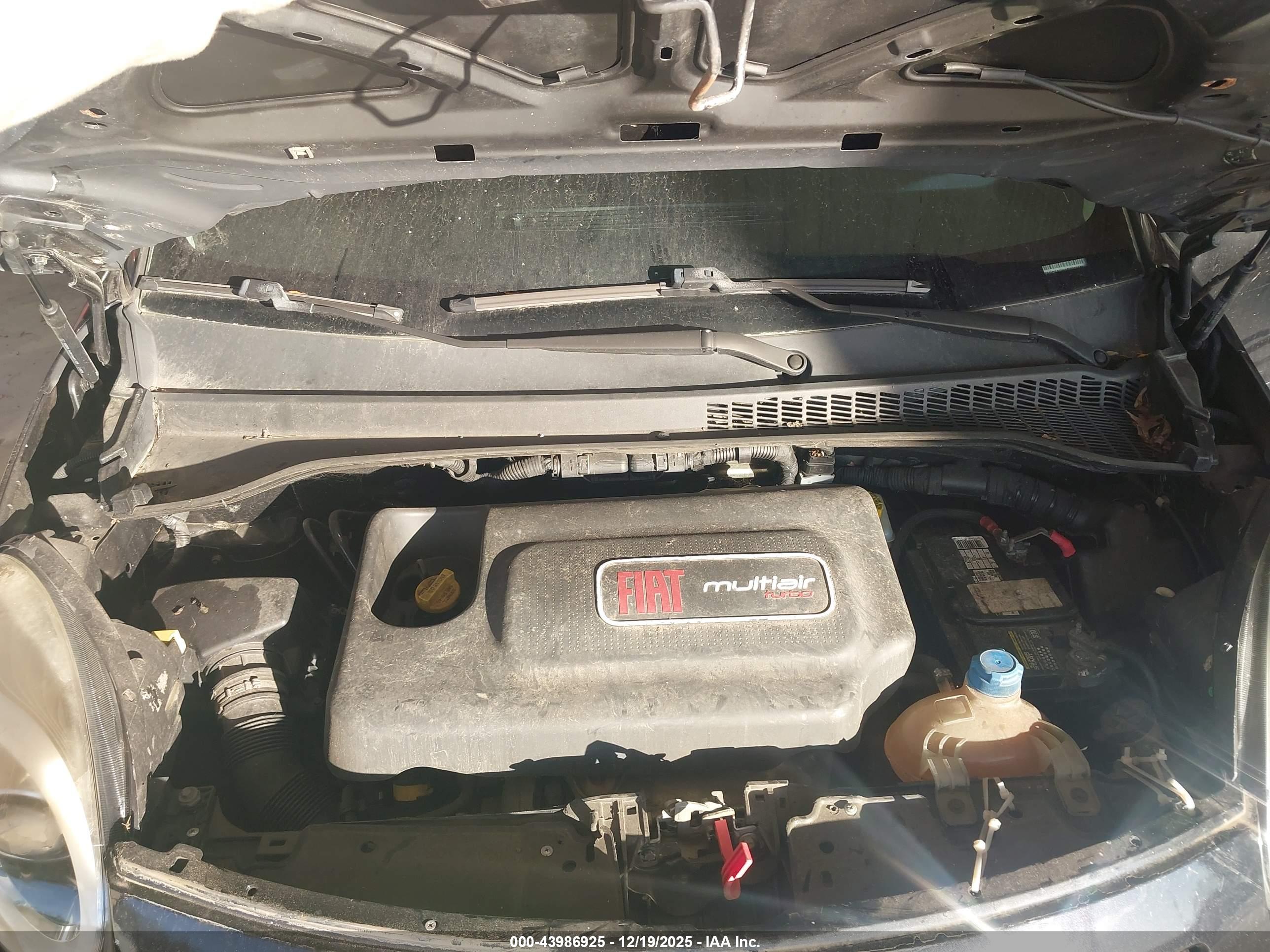 FIAT 500L image 10