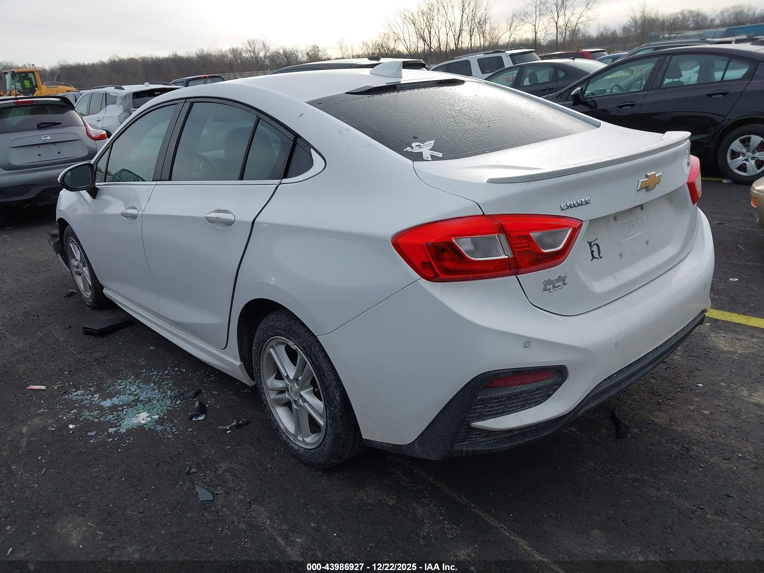 CHEVROLET CRUZE image 3