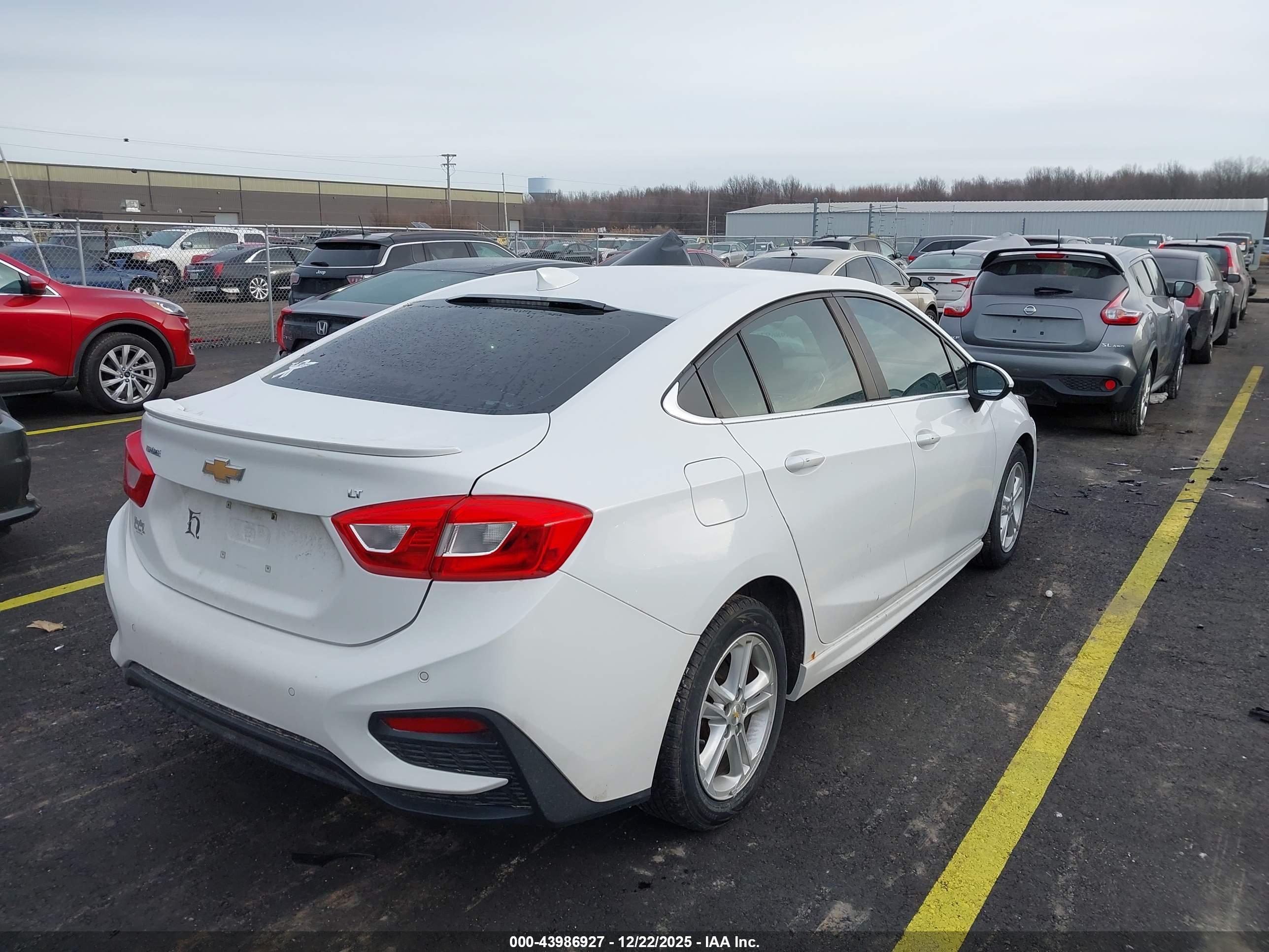 CHEVROLET CRUZE image 4