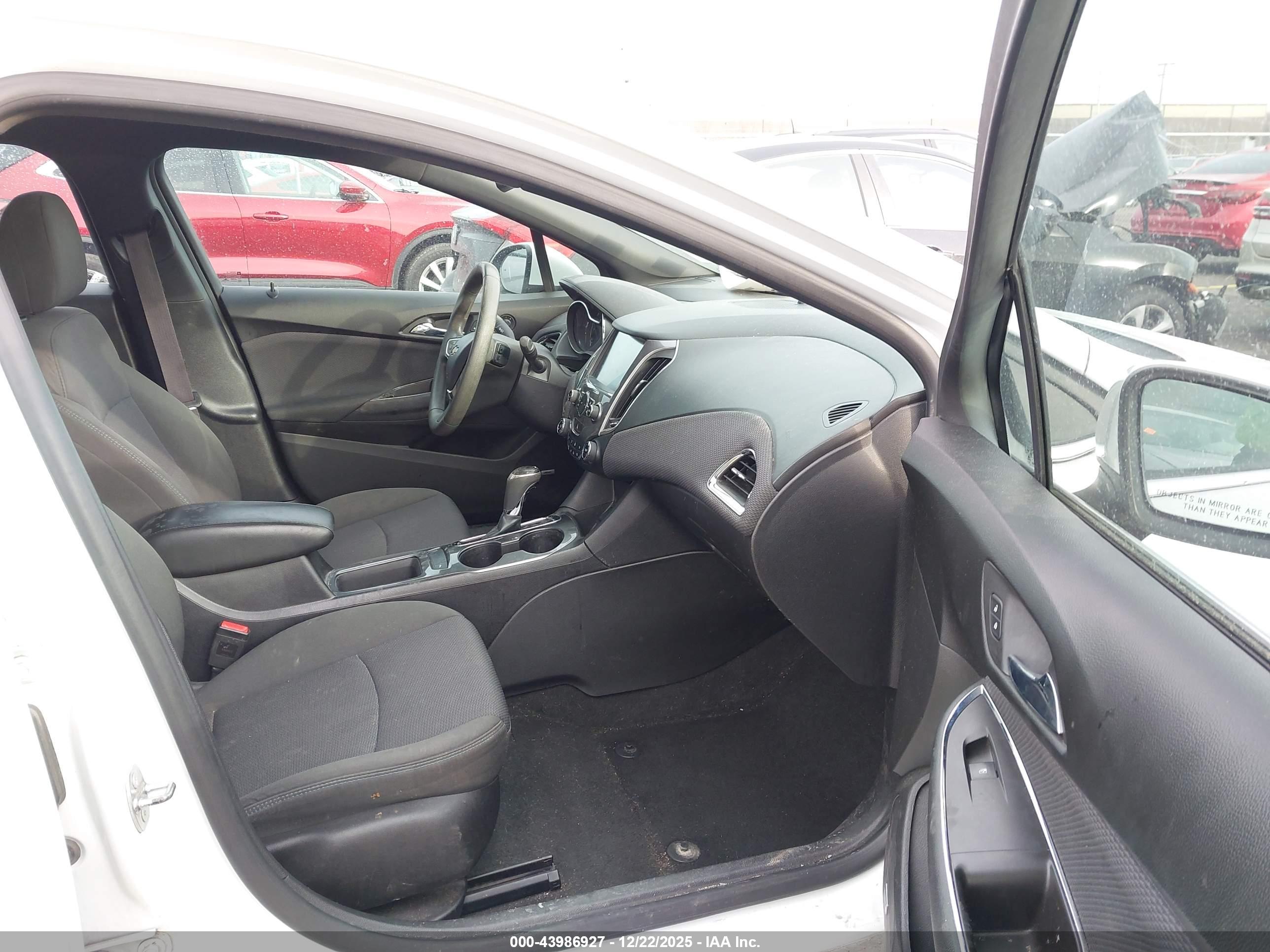 CHEVROLET CRUZE image 5