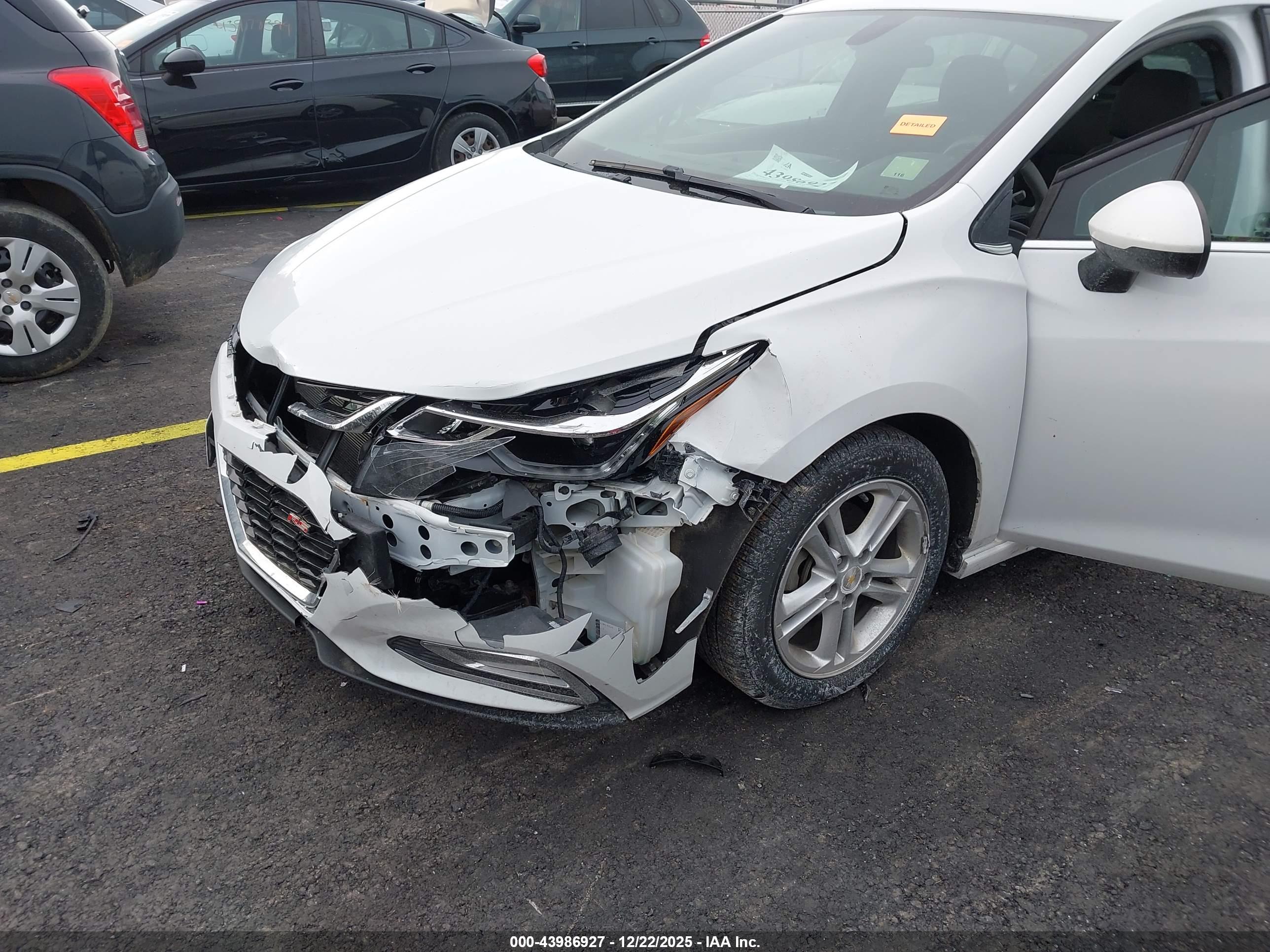 CHEVROLET CRUZE image 6