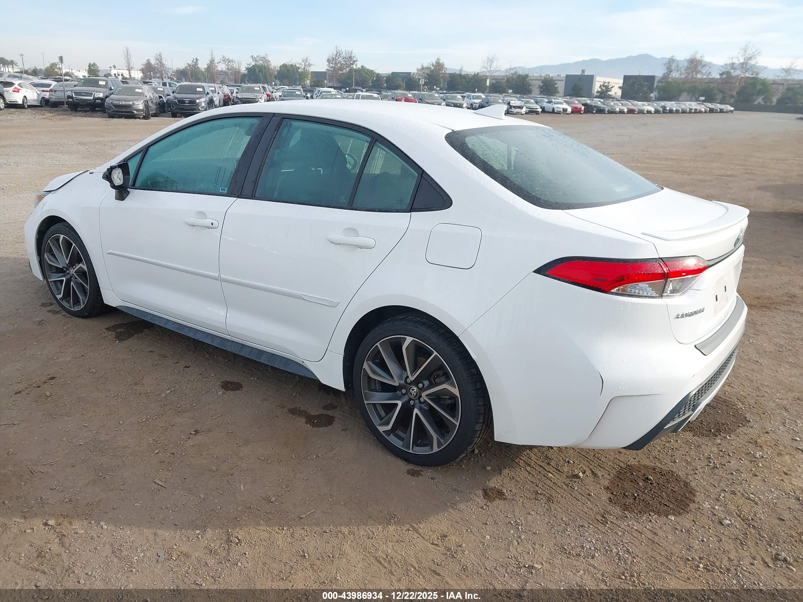 TOYOTA COROLLA image 3