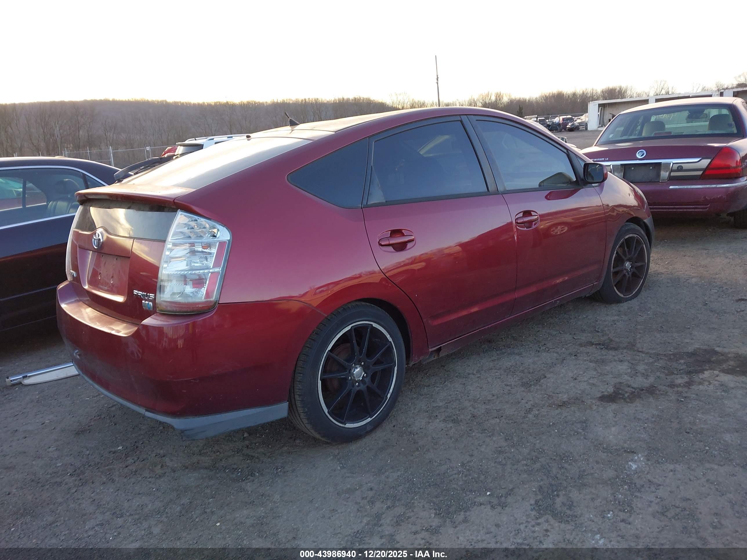 TOYOTA PRIUS image 4