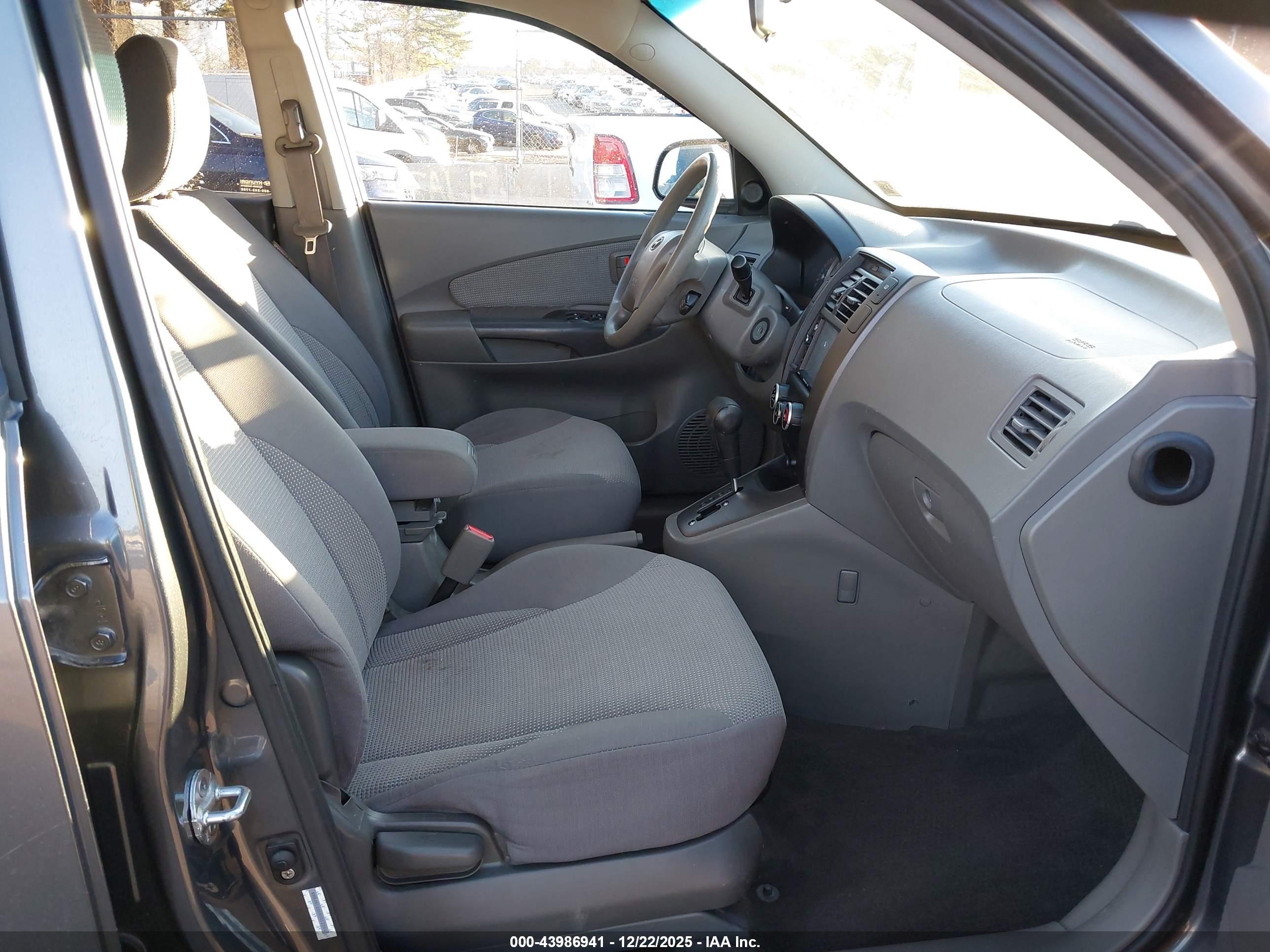 HYUNDAI TUCSON image 5