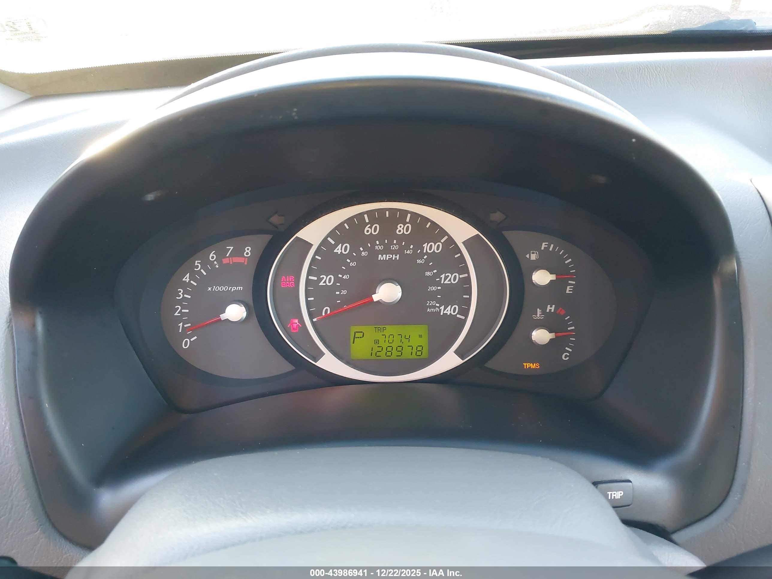 HYUNDAI TUCSON image 7