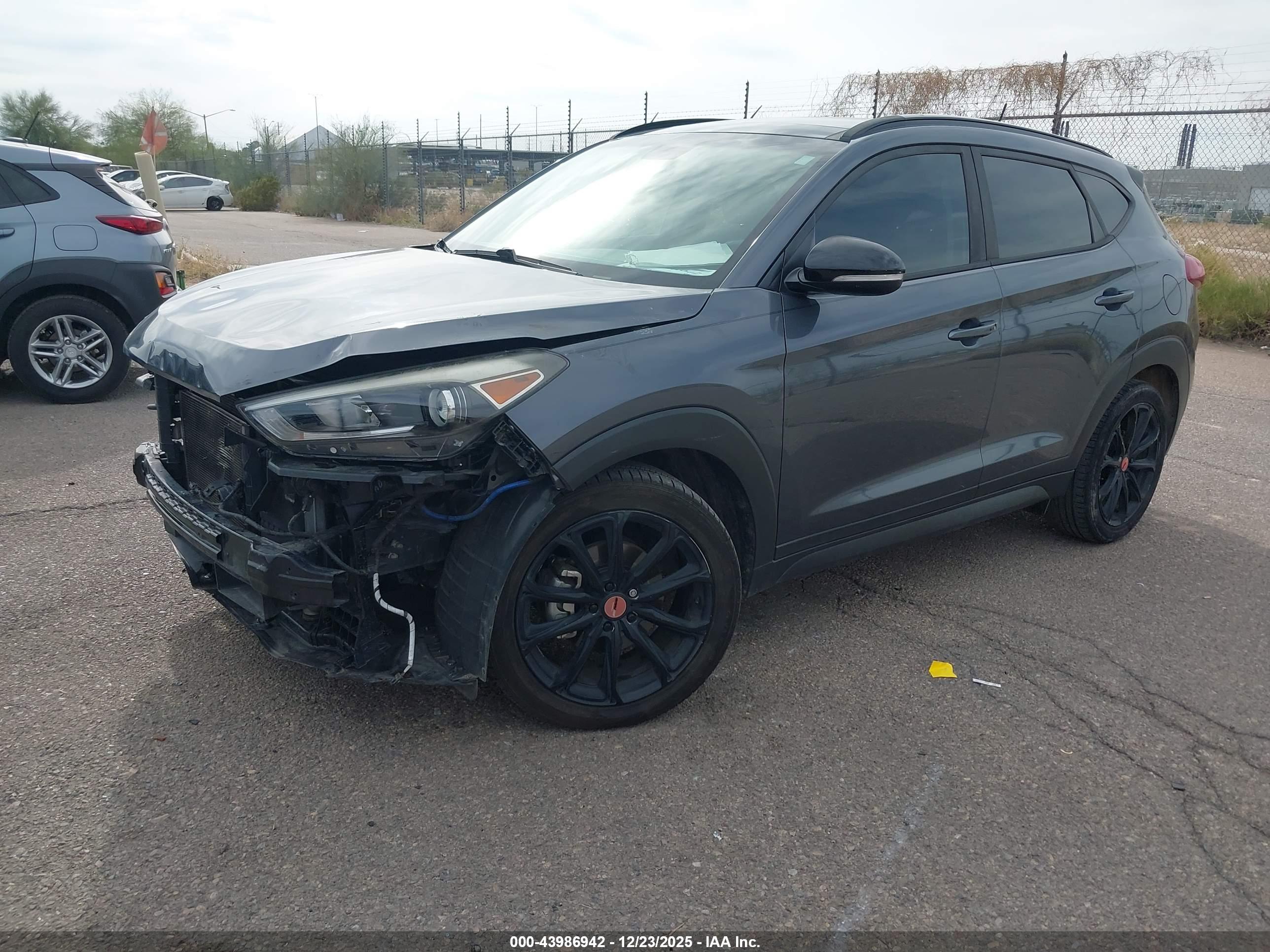 HYUNDAI TUCSON image 2
