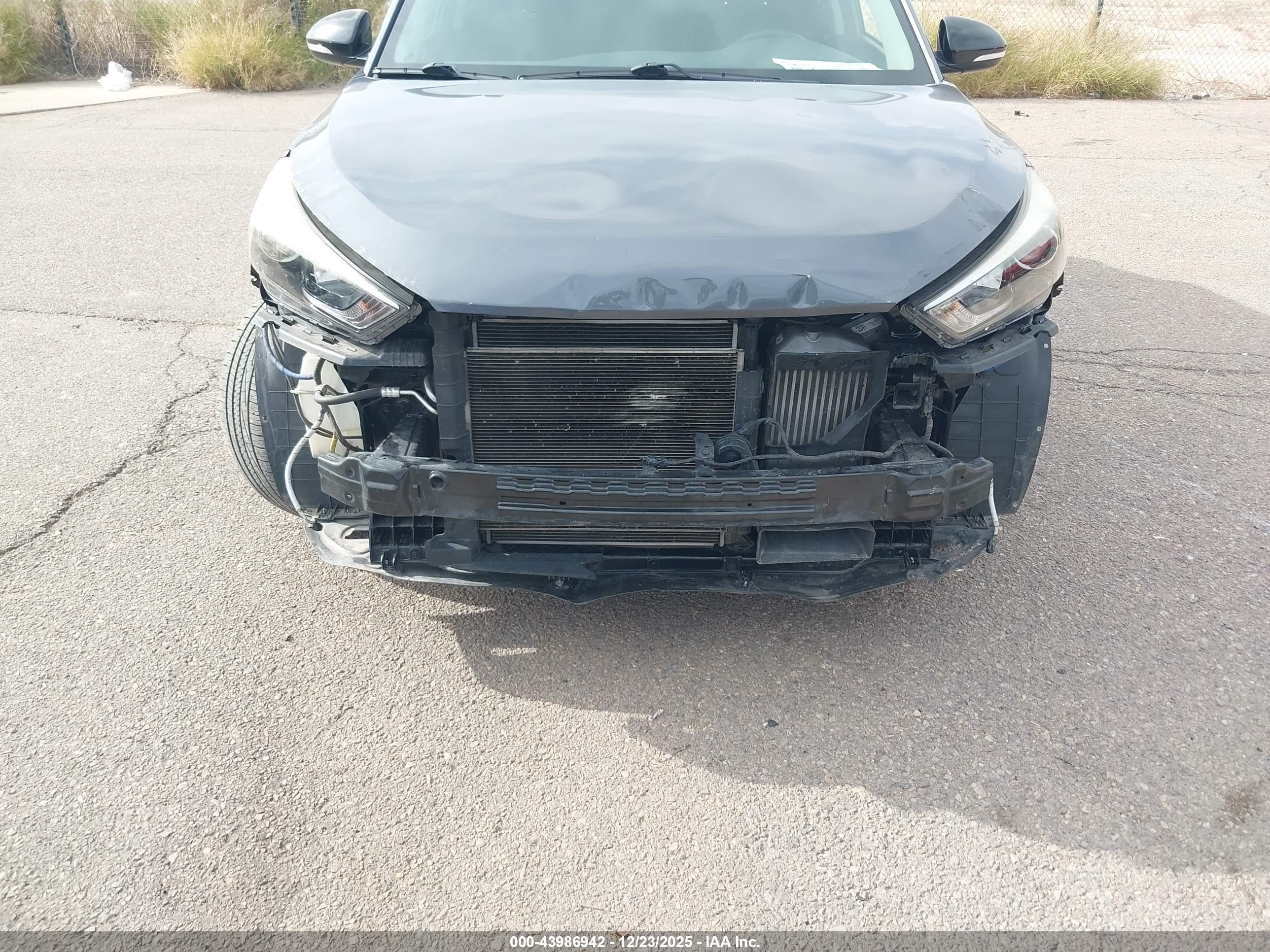 HYUNDAI TUCSON image 6