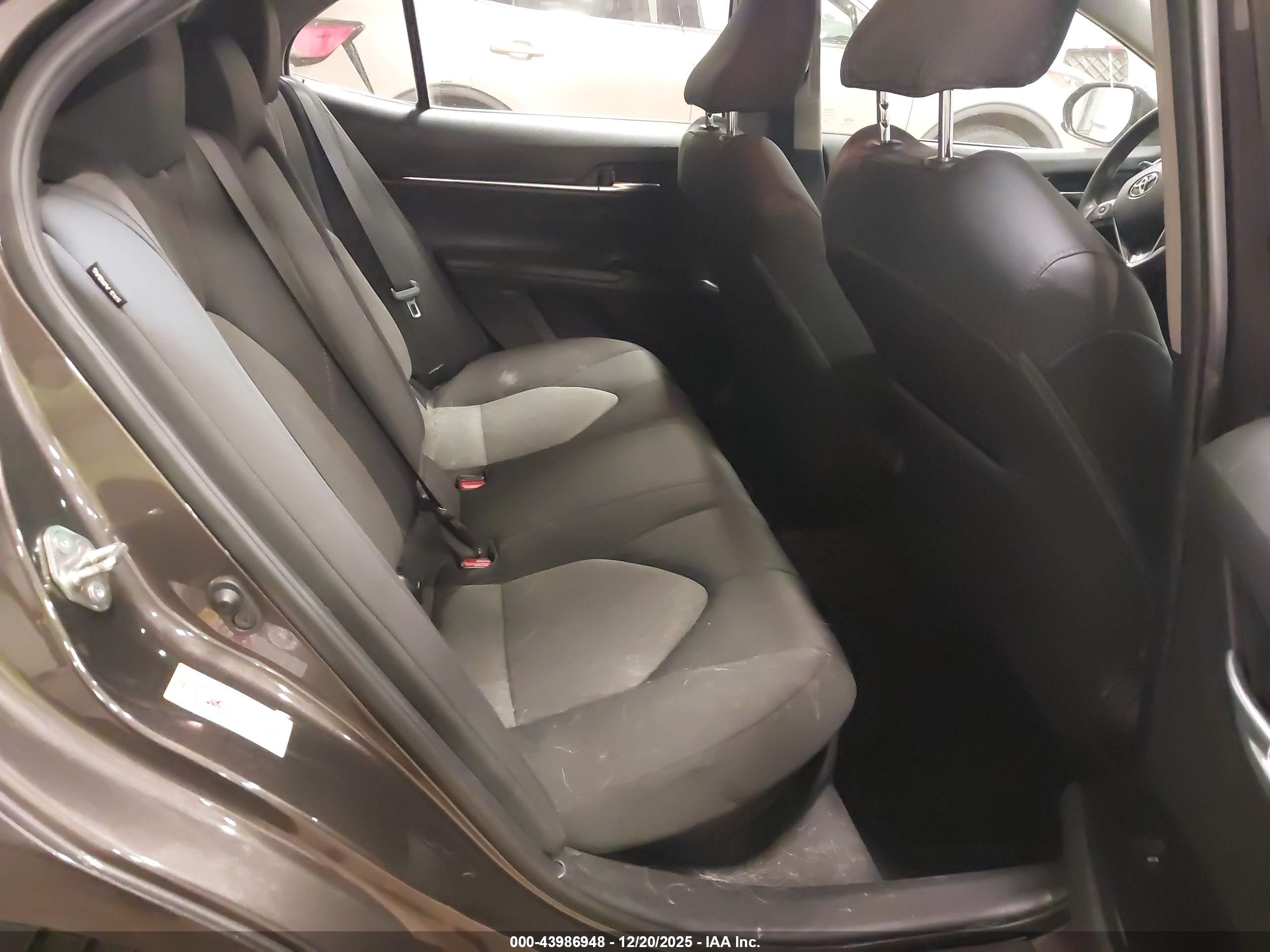 TOYOTA CAMRY image 8