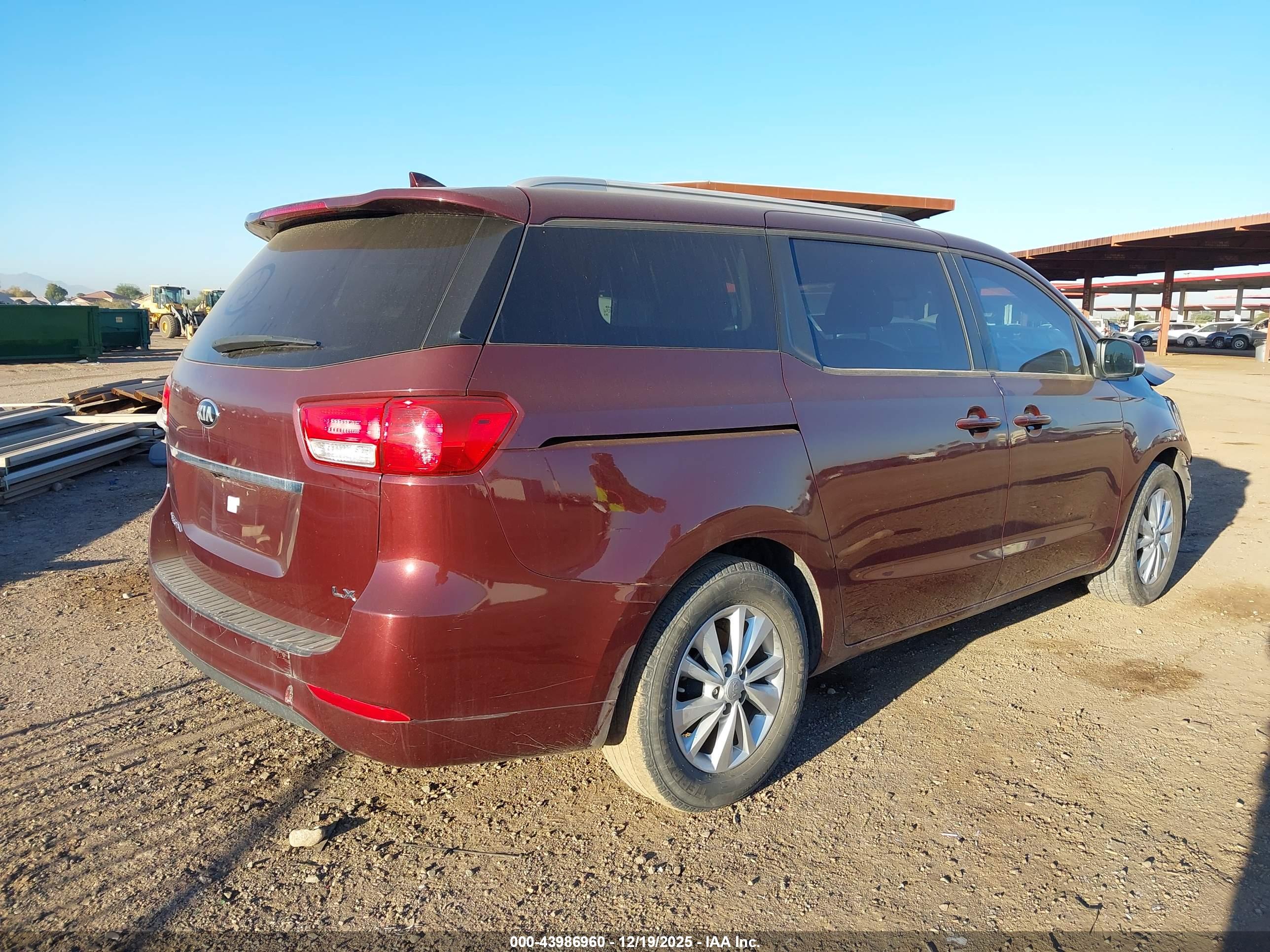 KIA SEDONA image 4