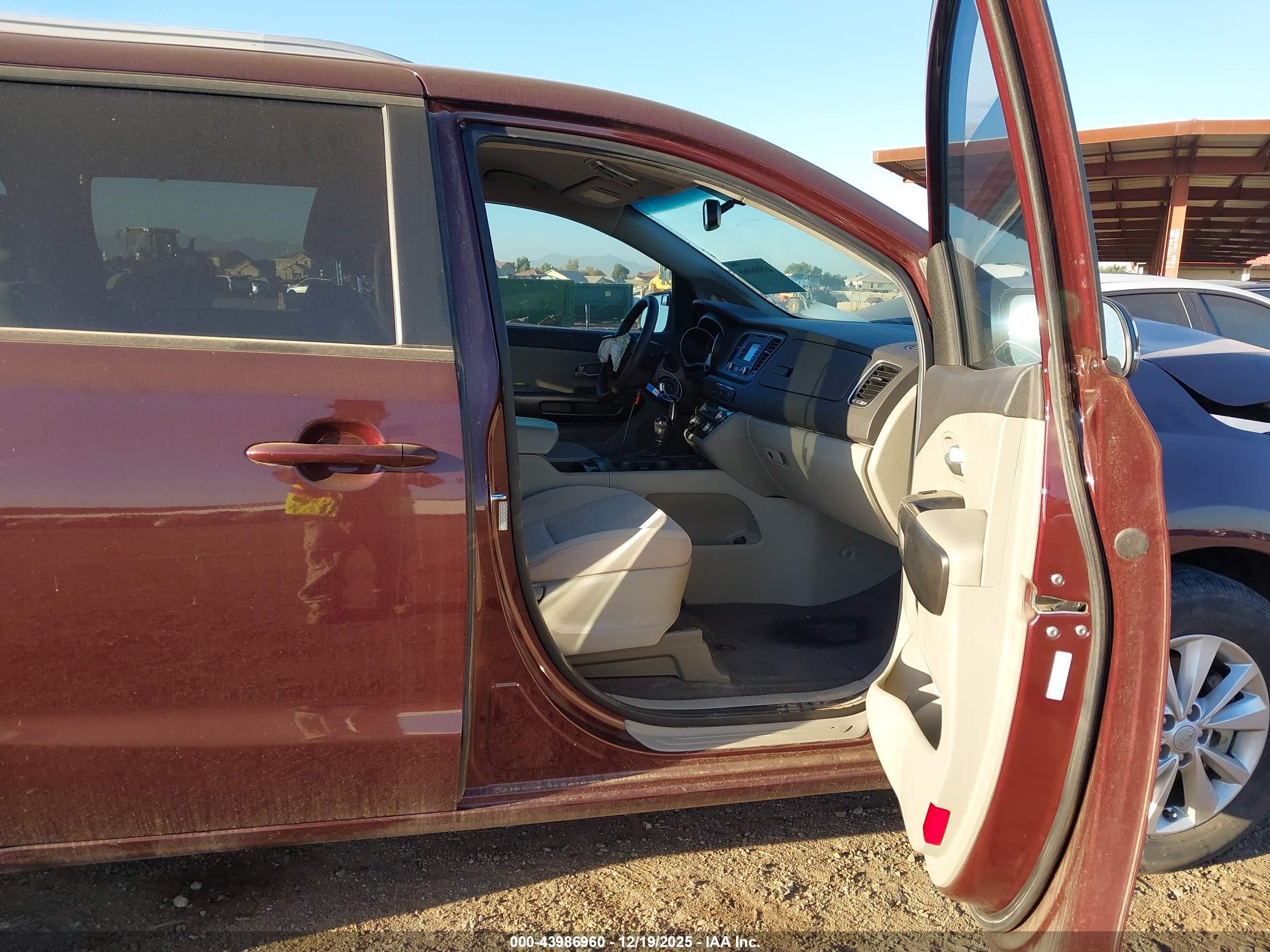 KIA SEDONA image 5
