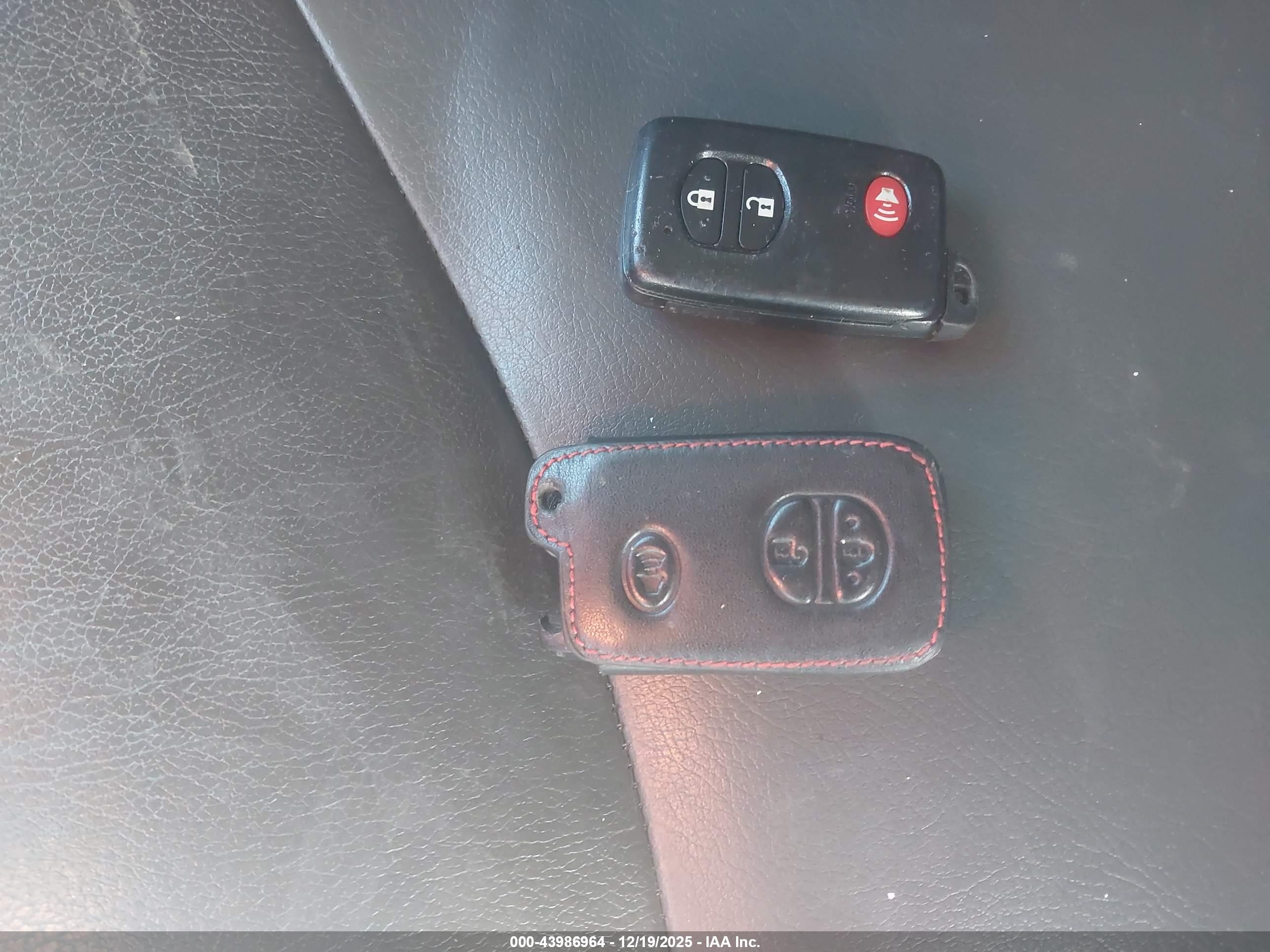 TOYOTA PRIUS image 11