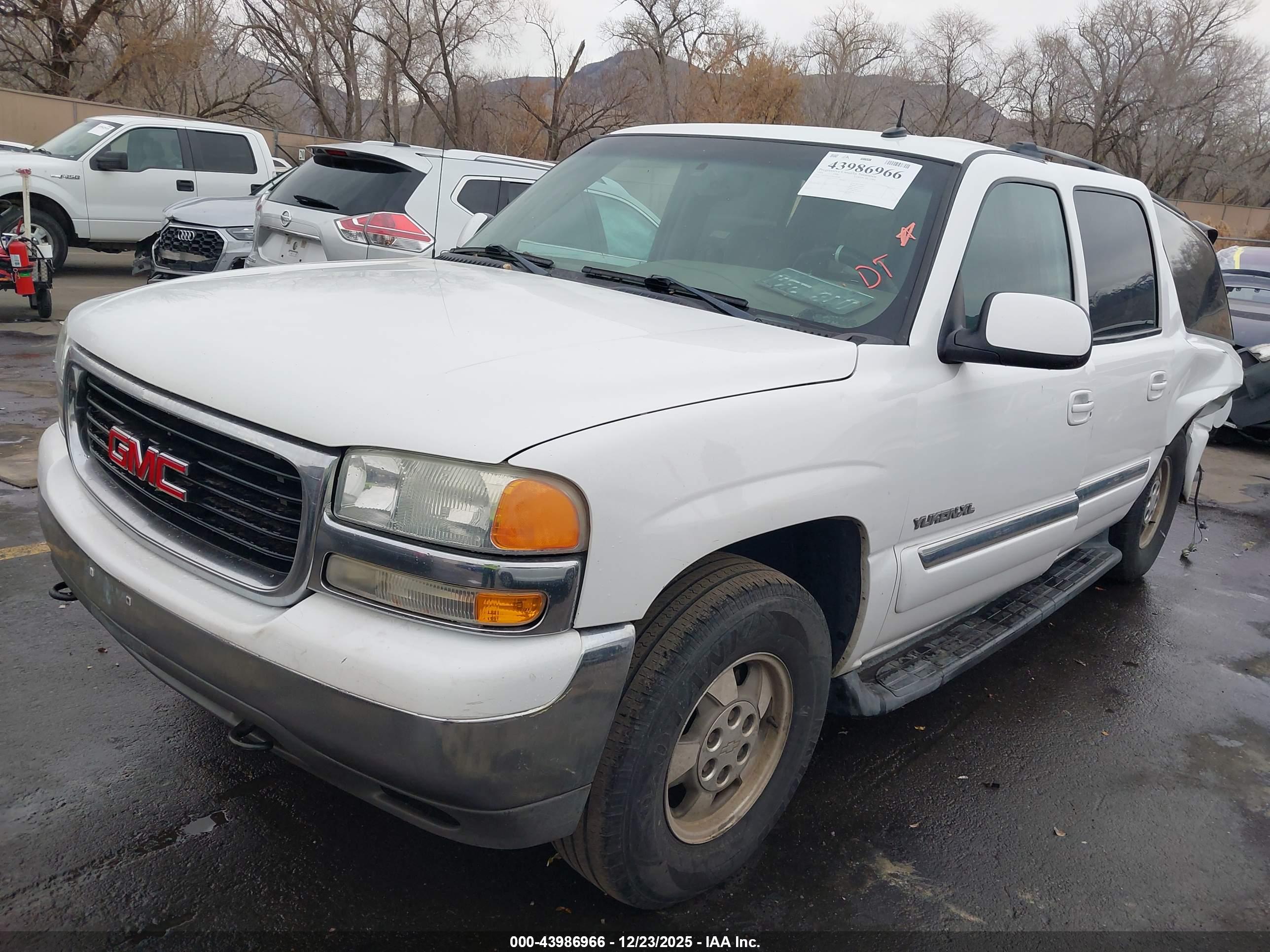 GMC YUKON image 2