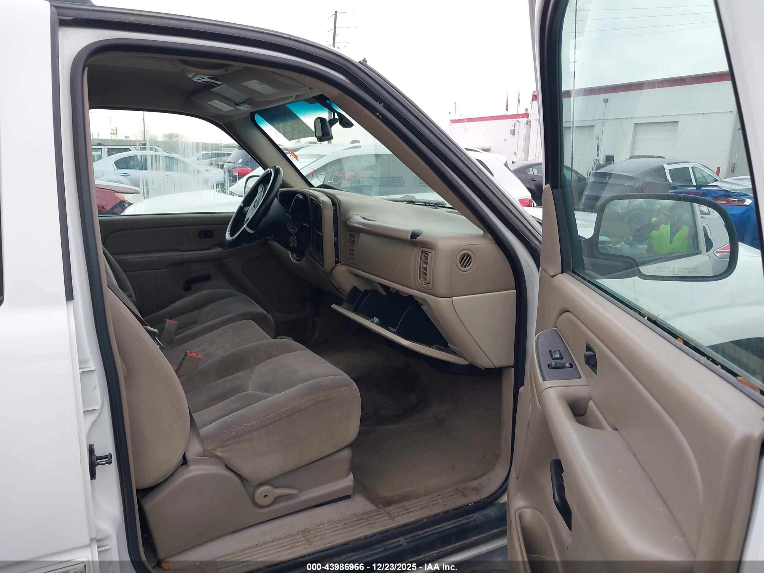 GMC YUKON image 5