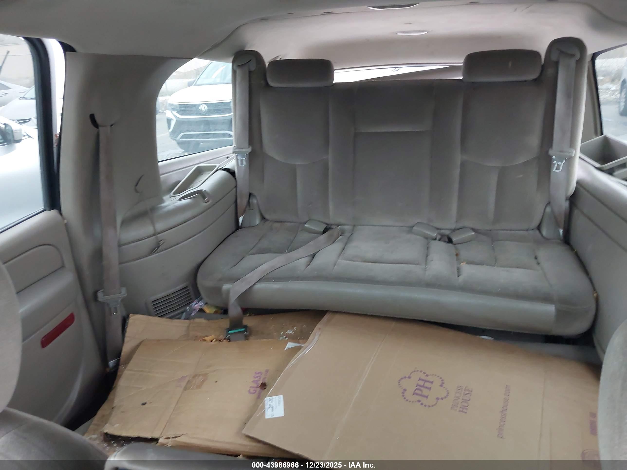 GMC YUKON image 8