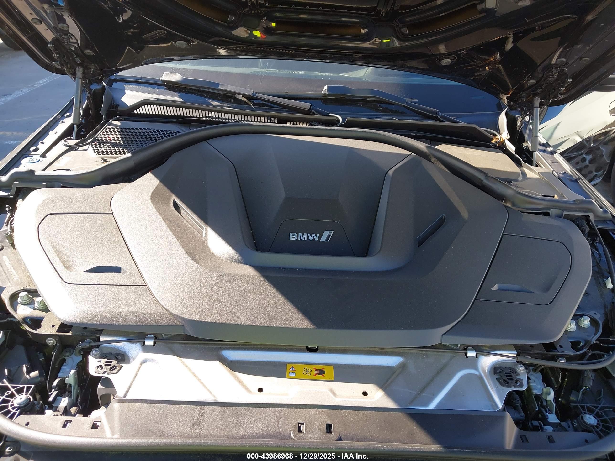 BMW I4 image 10
