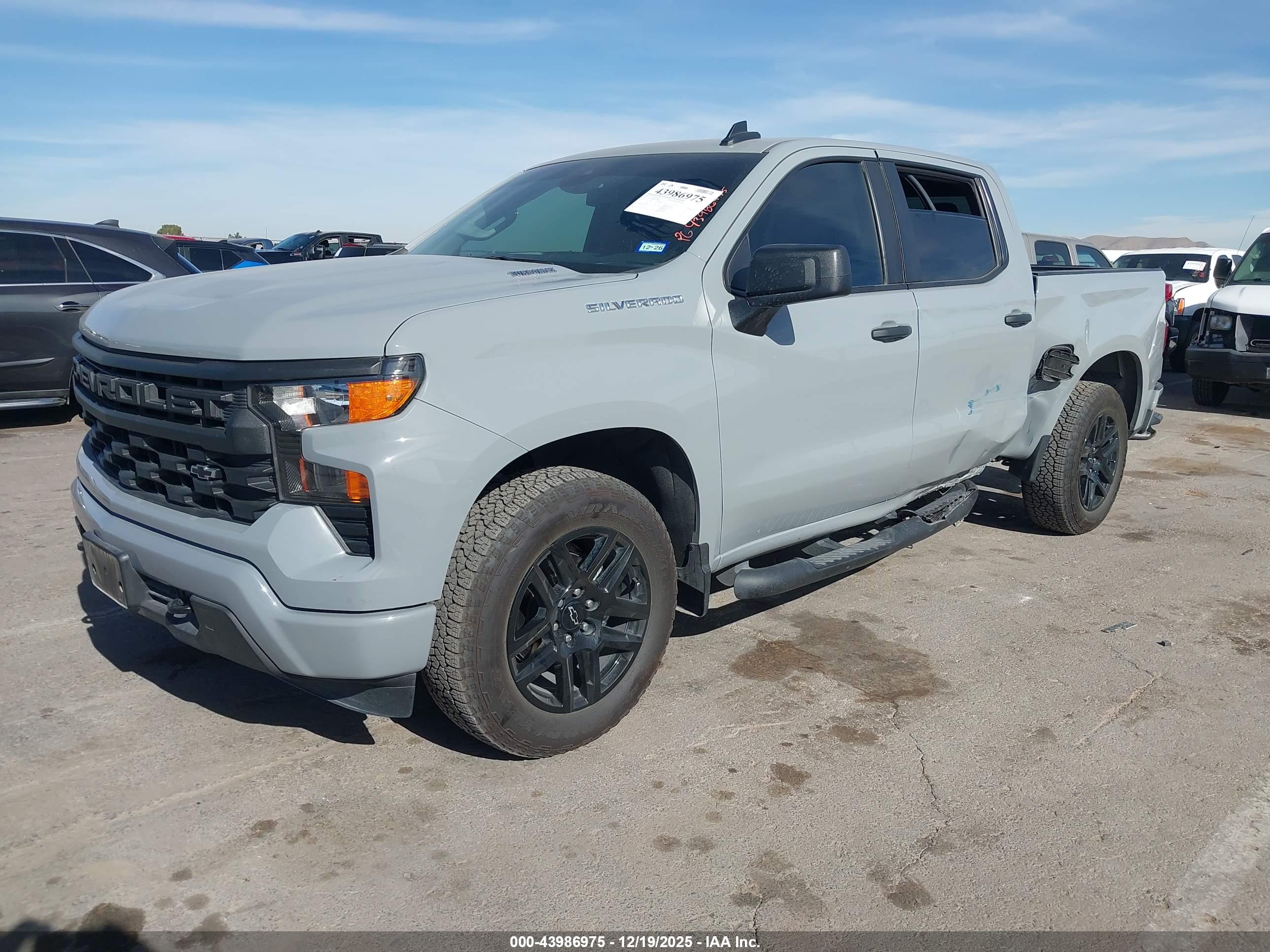 CHEVROLET SILVERADO image 2