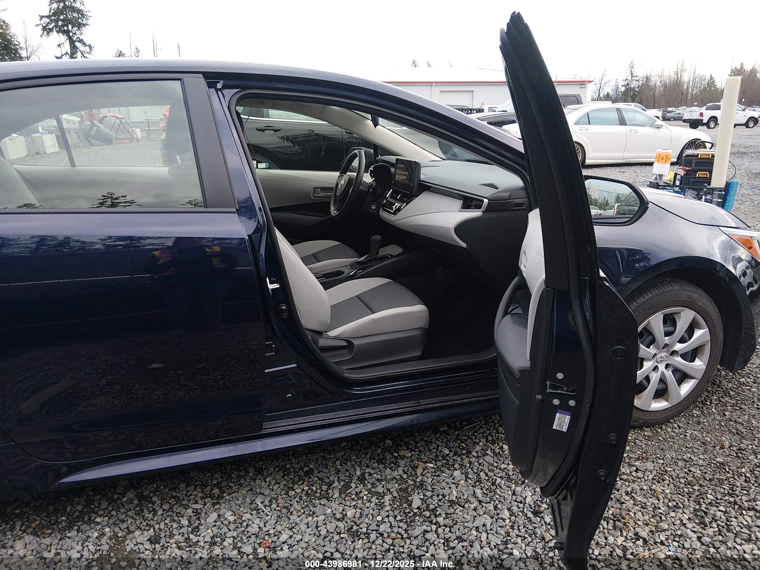 TOYOTA COROLLA image 5