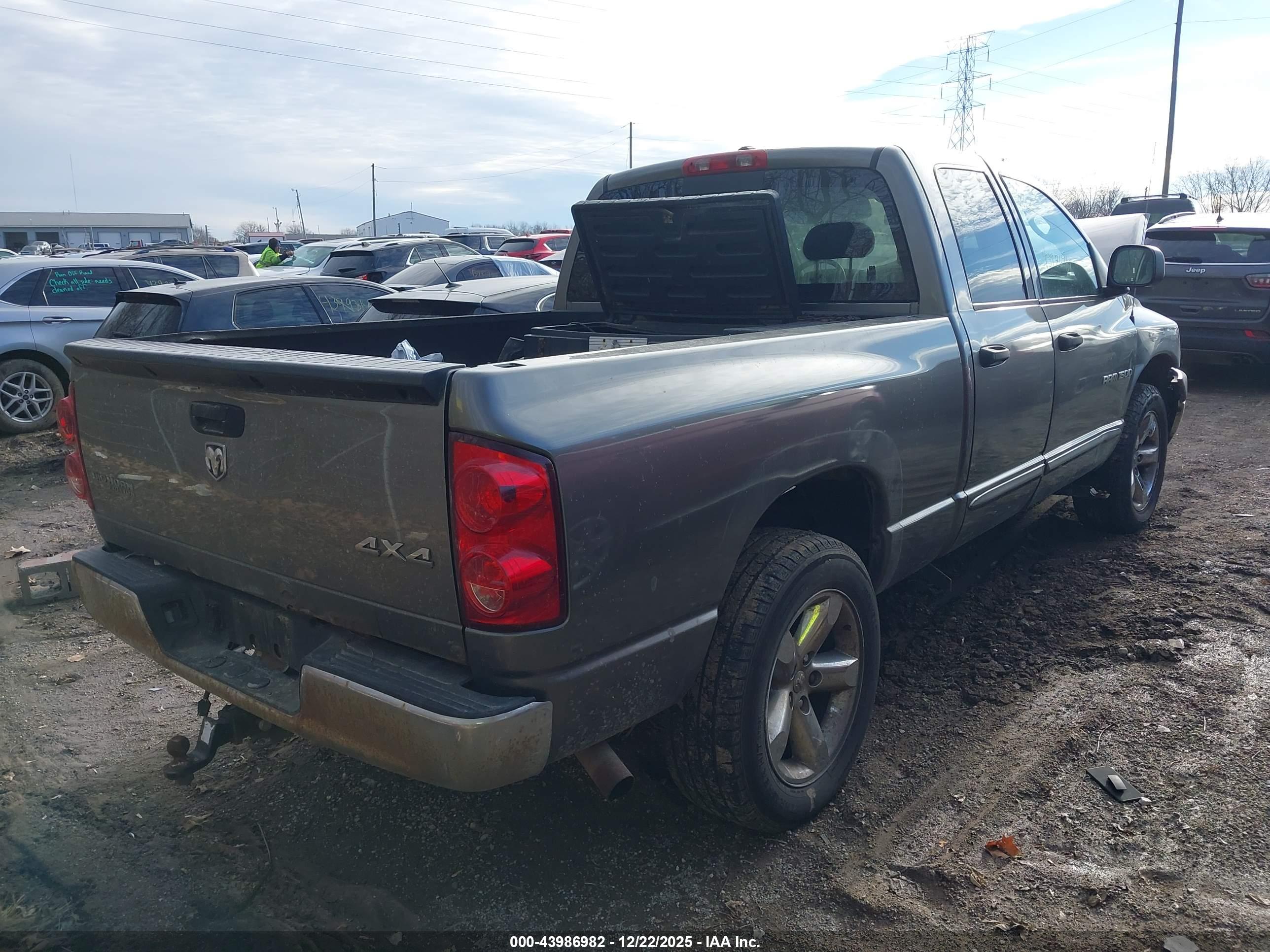 DODGE RAM image 4