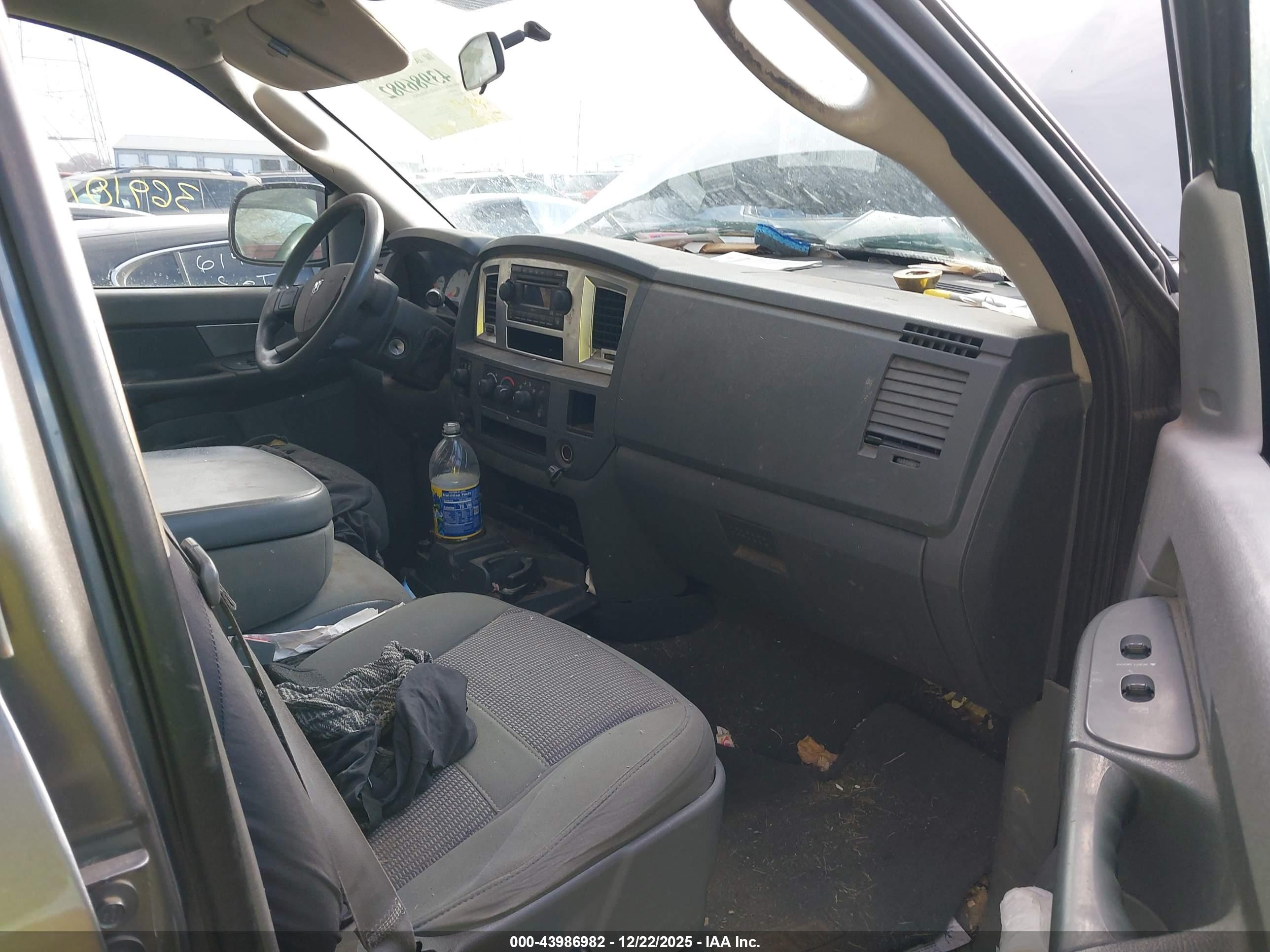 DODGE RAM image 5