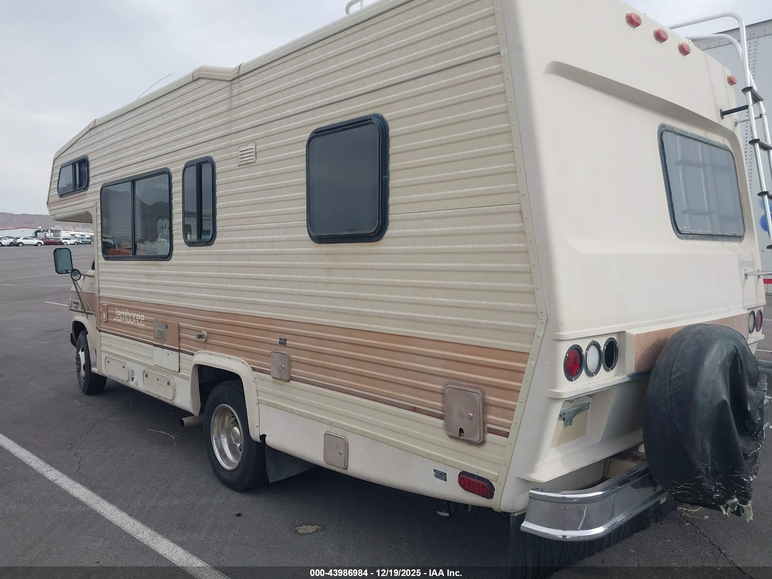 CHEVROLET G30 image 3