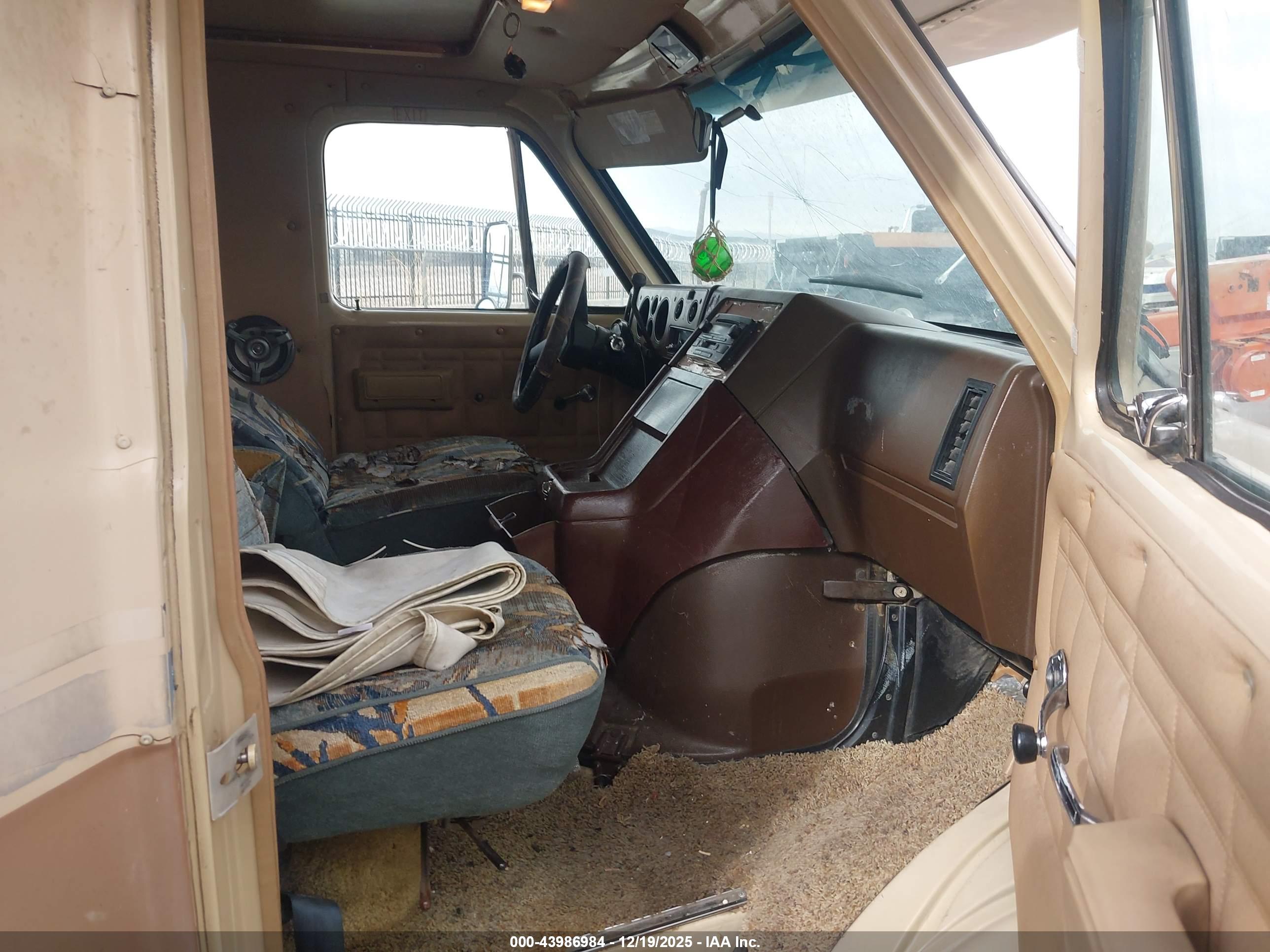 CHEVROLET G30 image 8