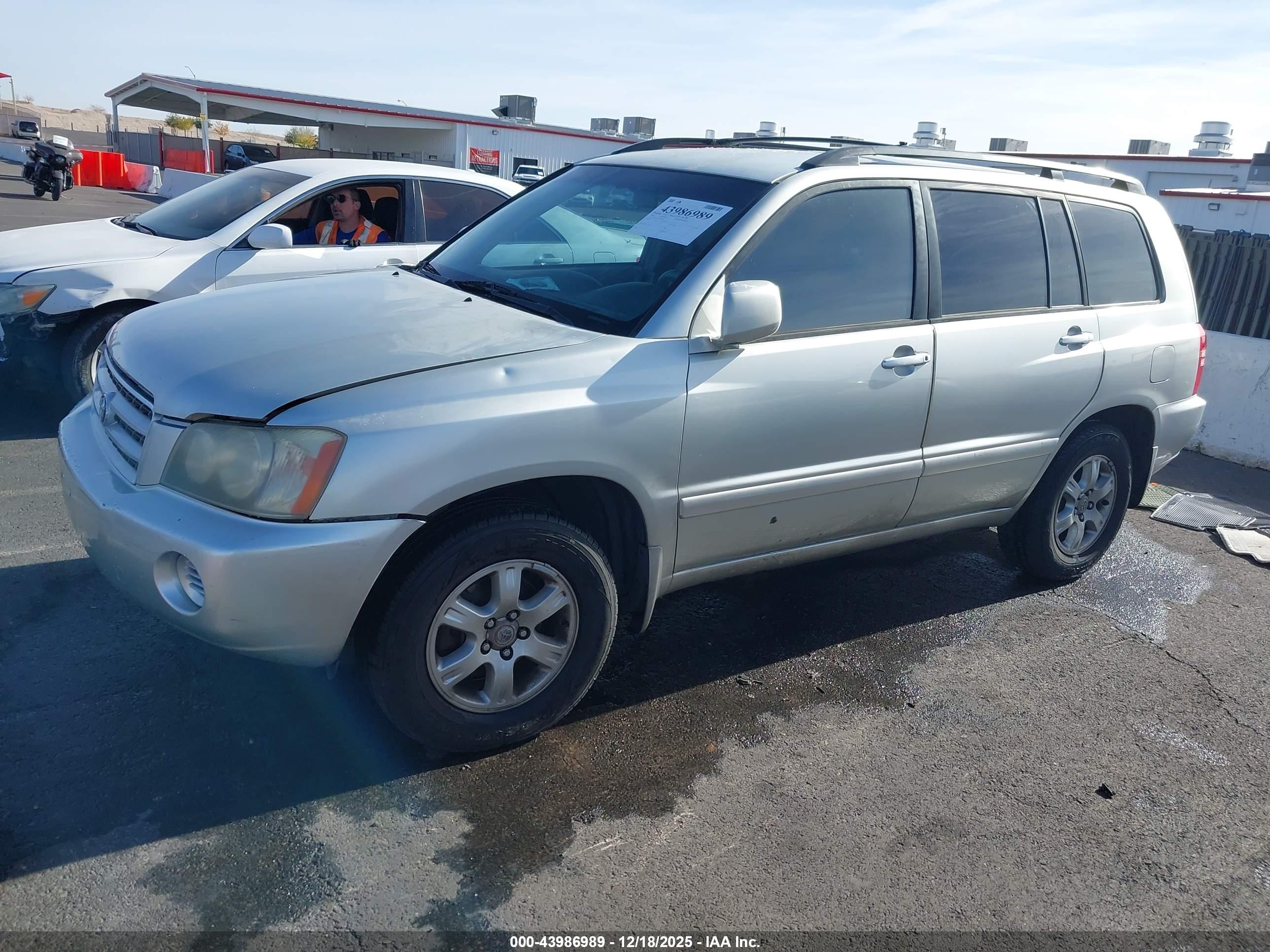 TOYOTA HIGHLANDER image 2
