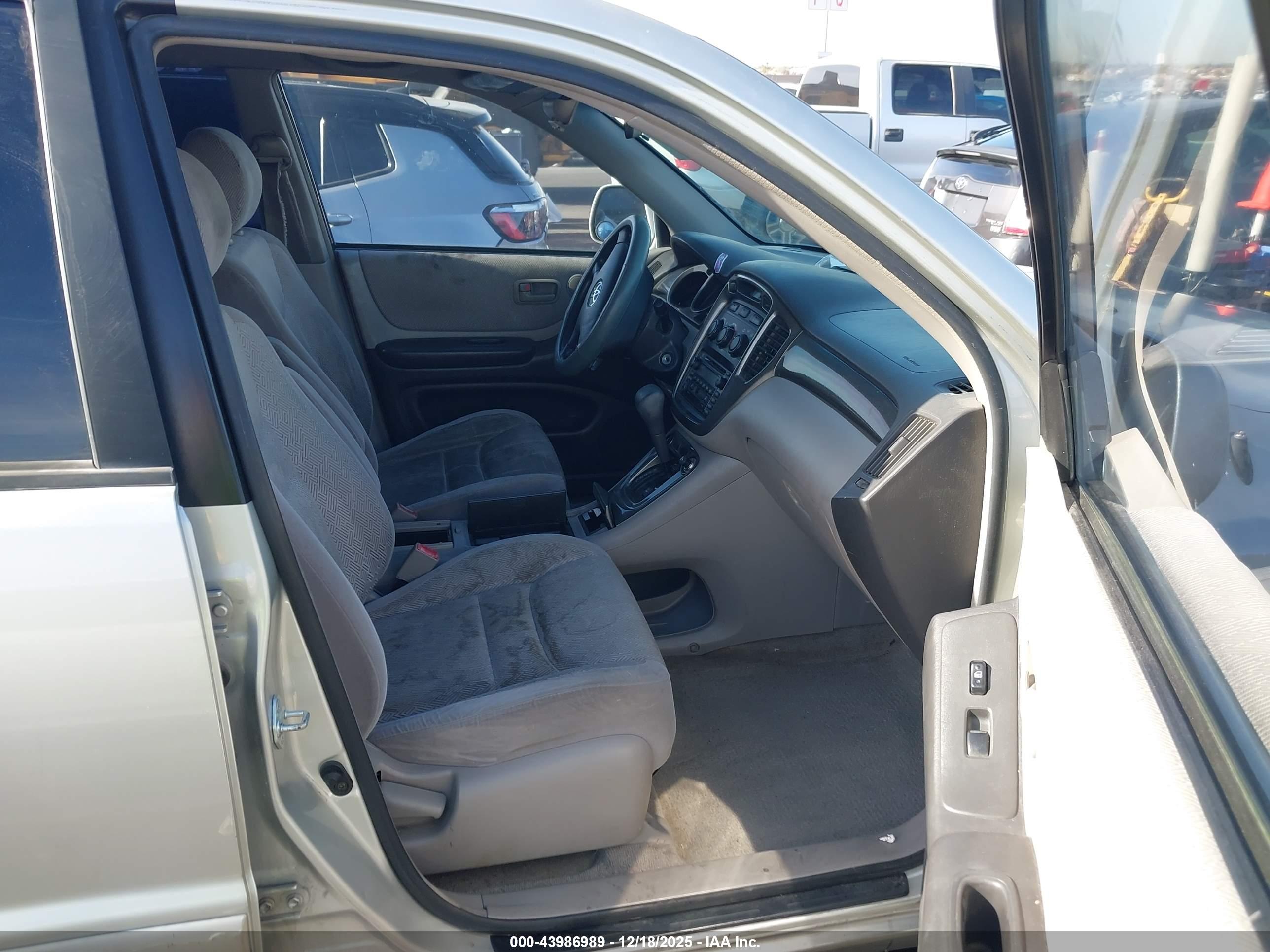 TOYOTA HIGHLANDER image 5