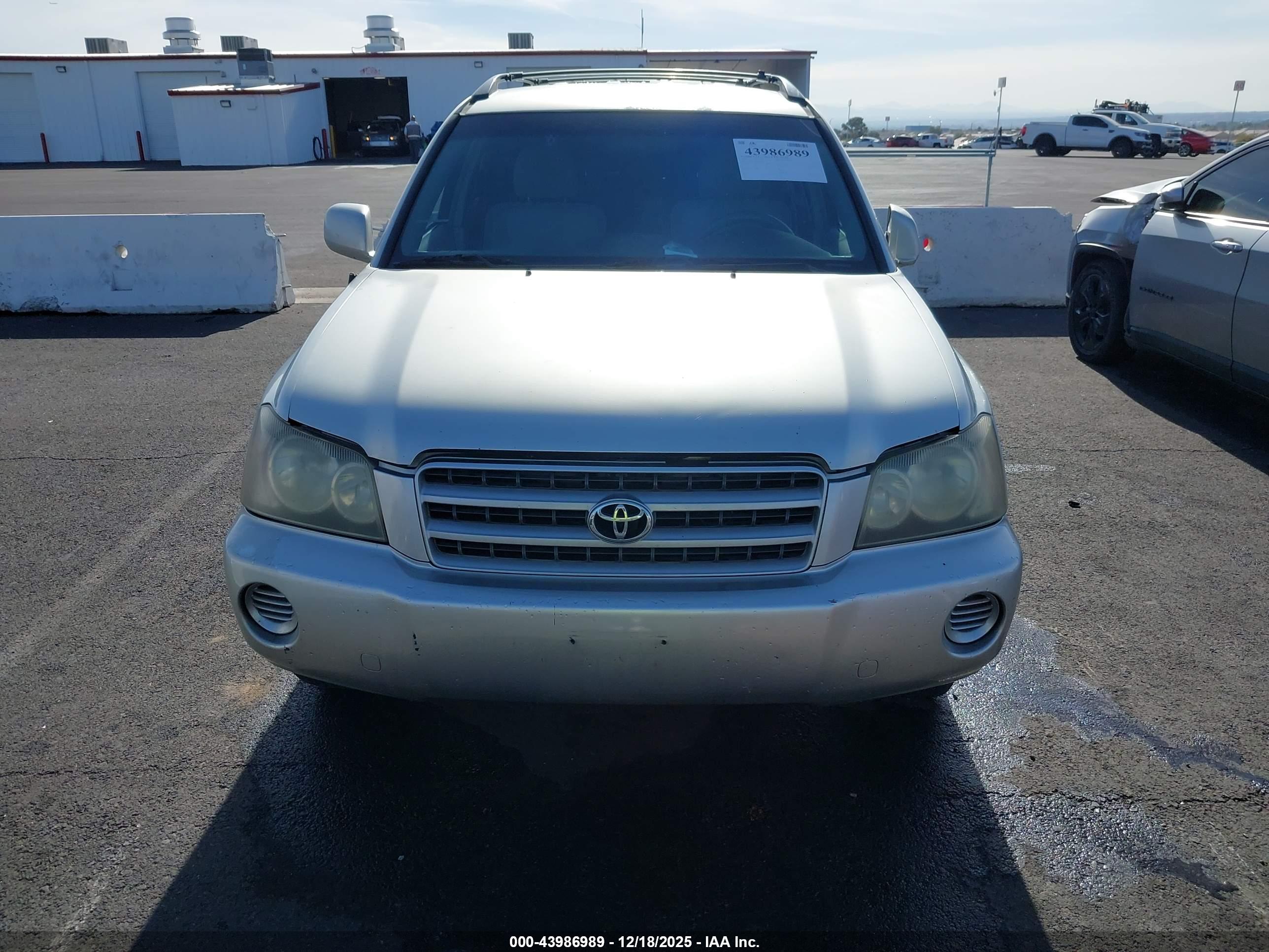 TOYOTA HIGHLANDER image 6
