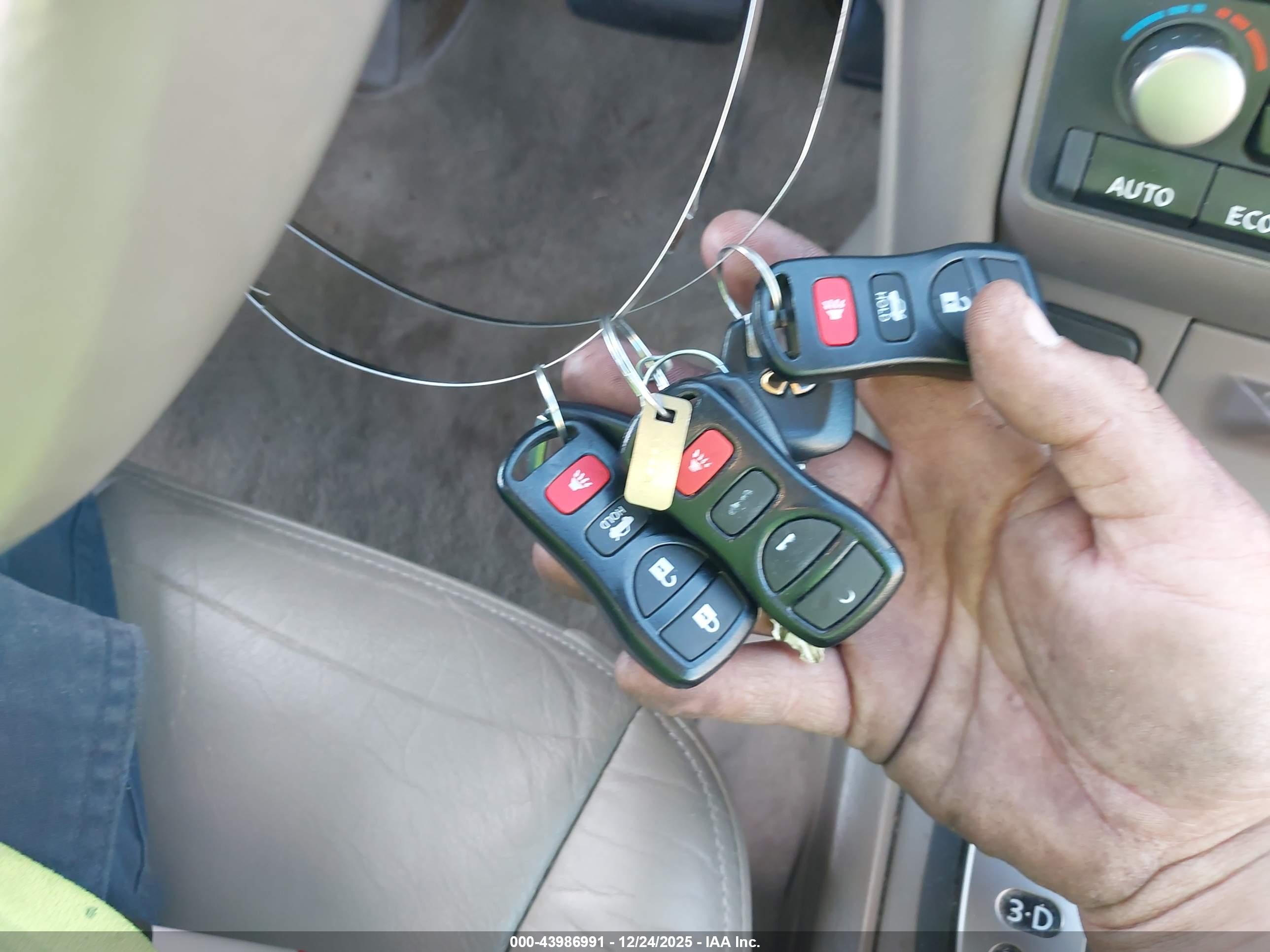 INFINITI I35 image 11