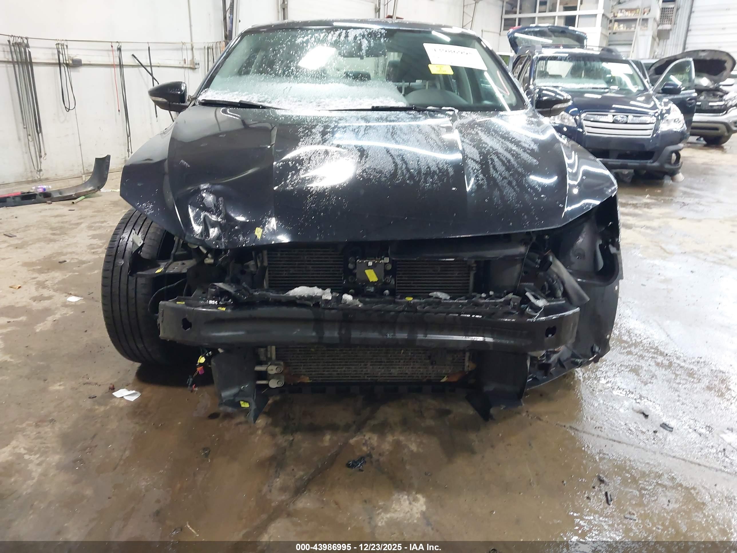 VOLKSWAGEN PASSAT image 6