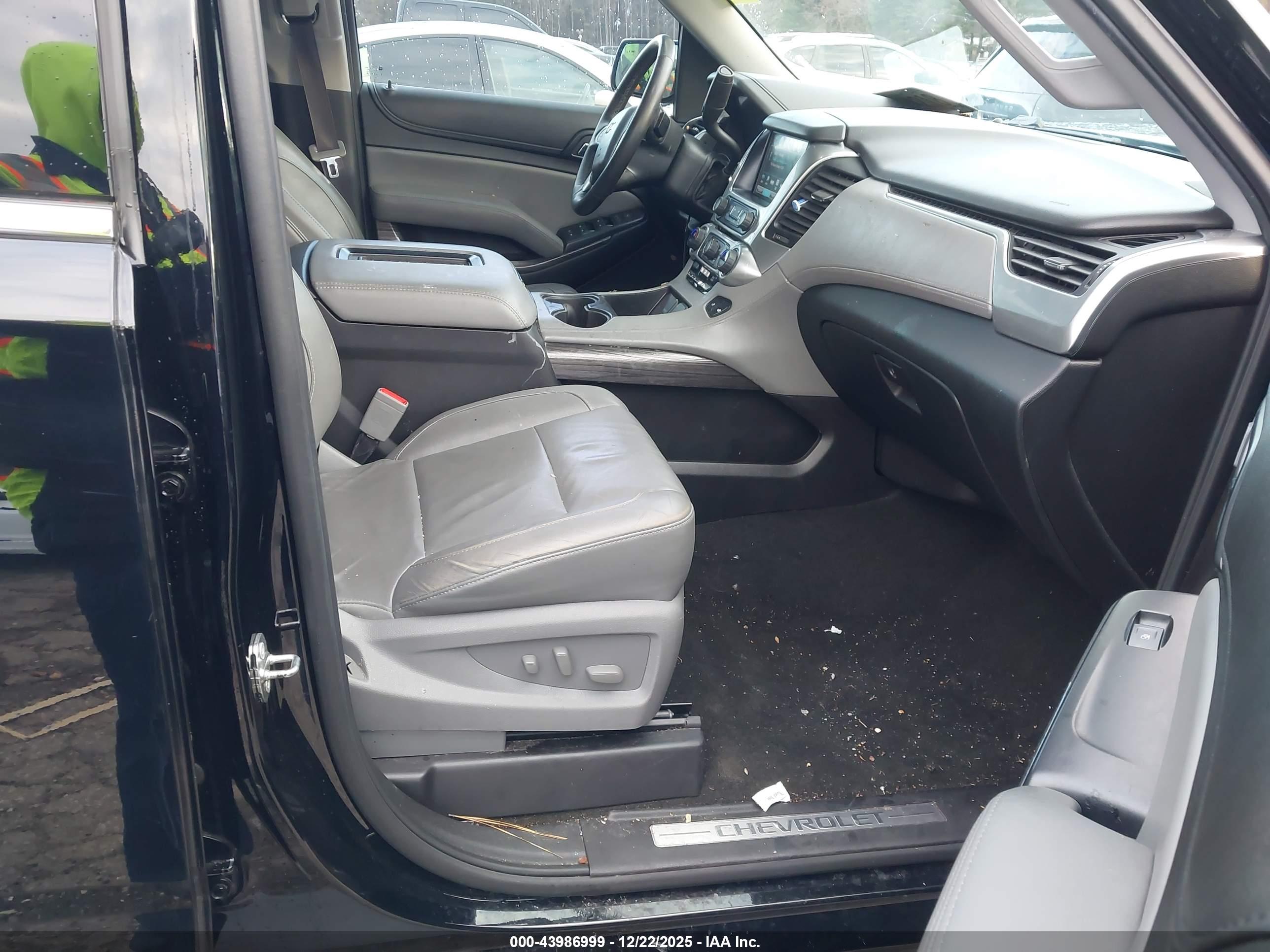 CHEVROLET TAHOE image 5