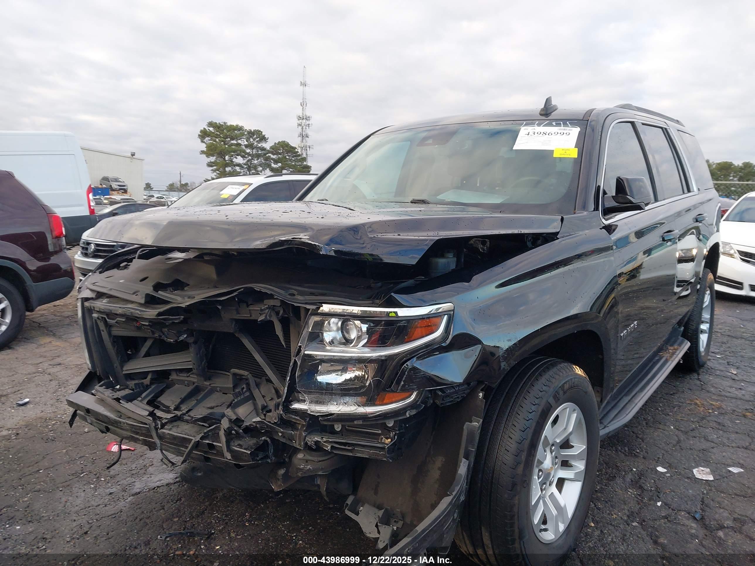 CHEVROLET TAHOE image 6