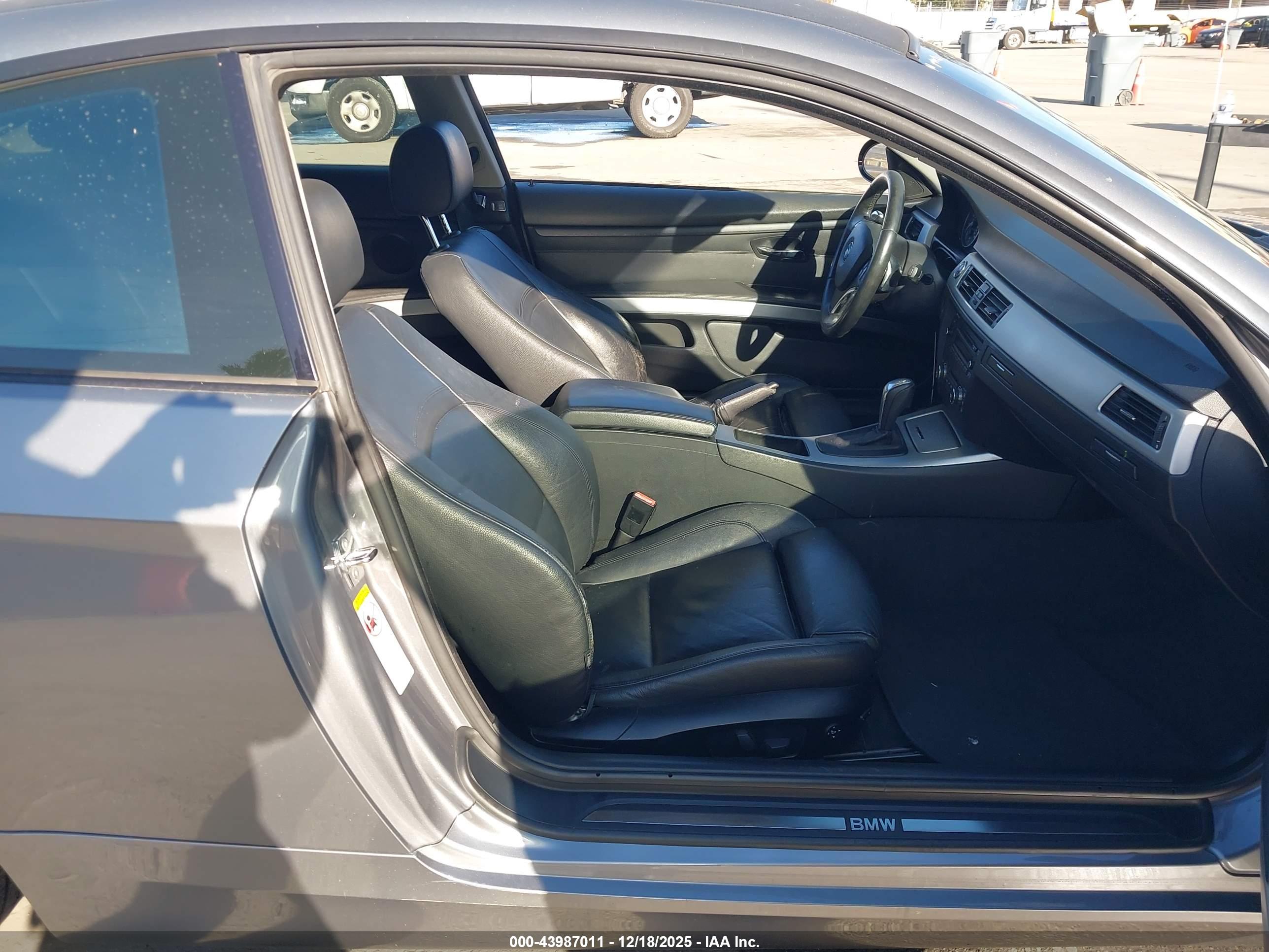 BMW 335I image 5
