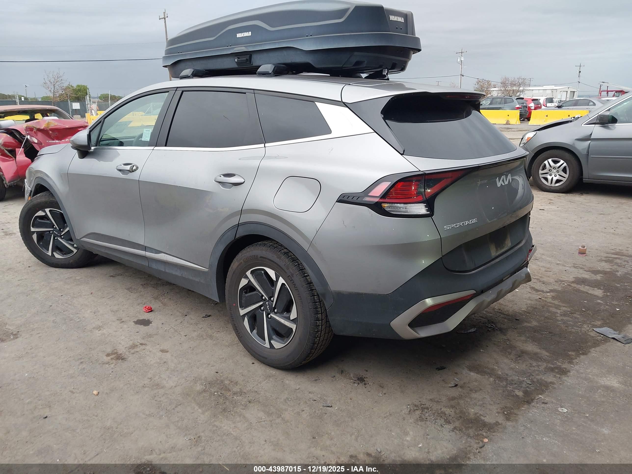KIA SPORTAGE image 3