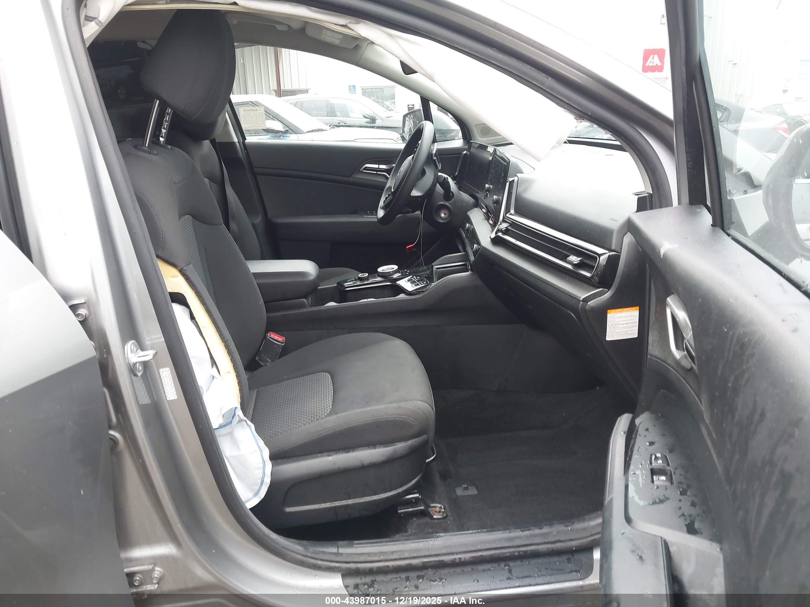KIA SPORTAGE image 5