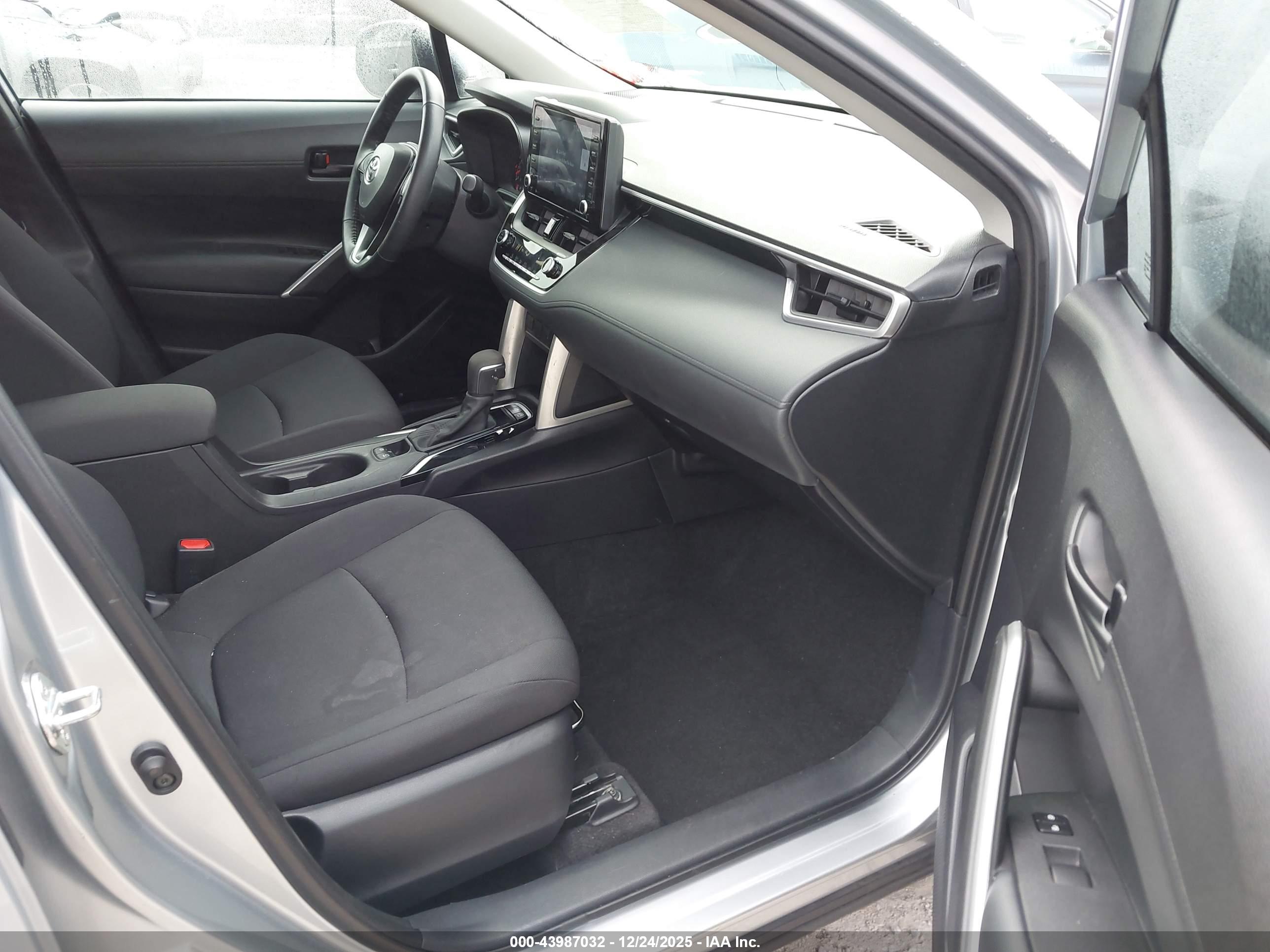 TOYOTA COROLLA image 5