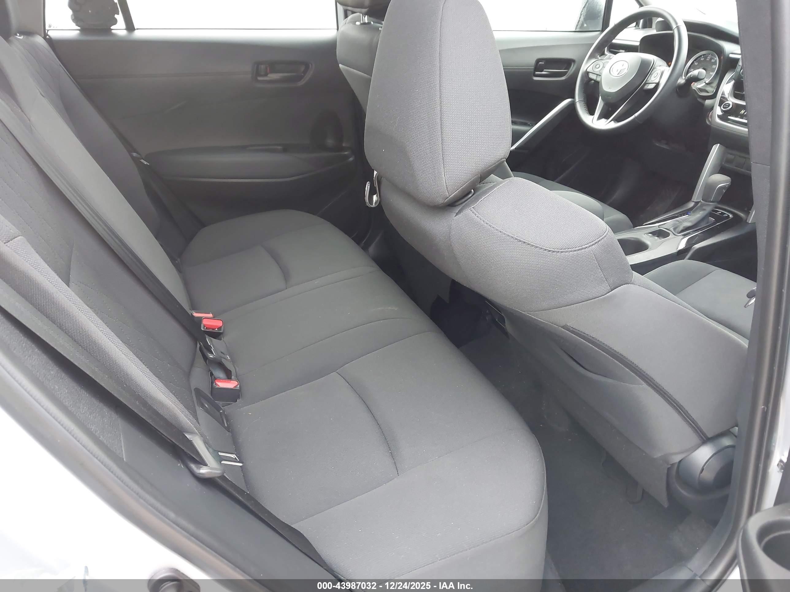 TOYOTA COROLLA image 8