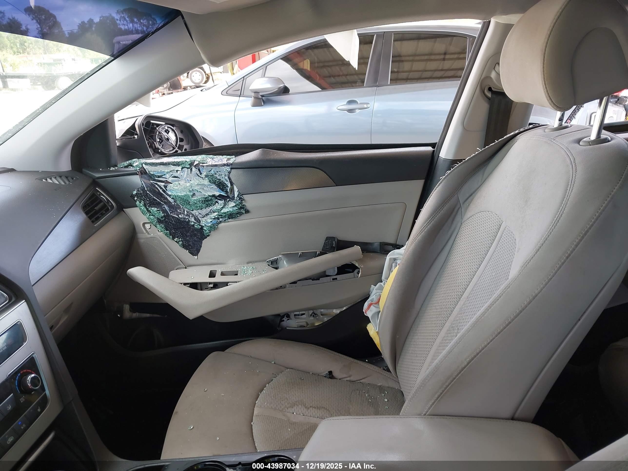 HYUNDAI SONATA image 5