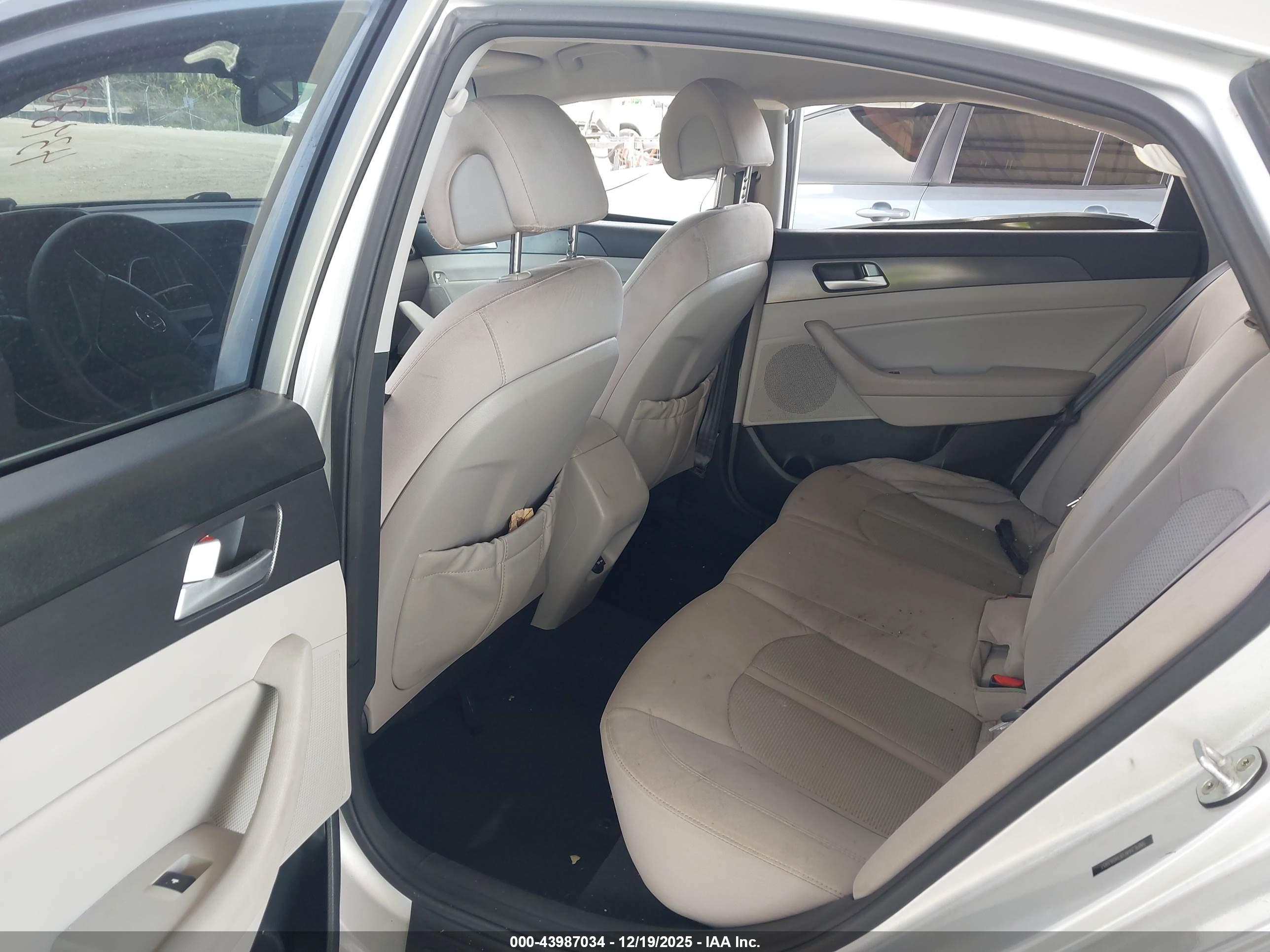 HYUNDAI SONATA image 8