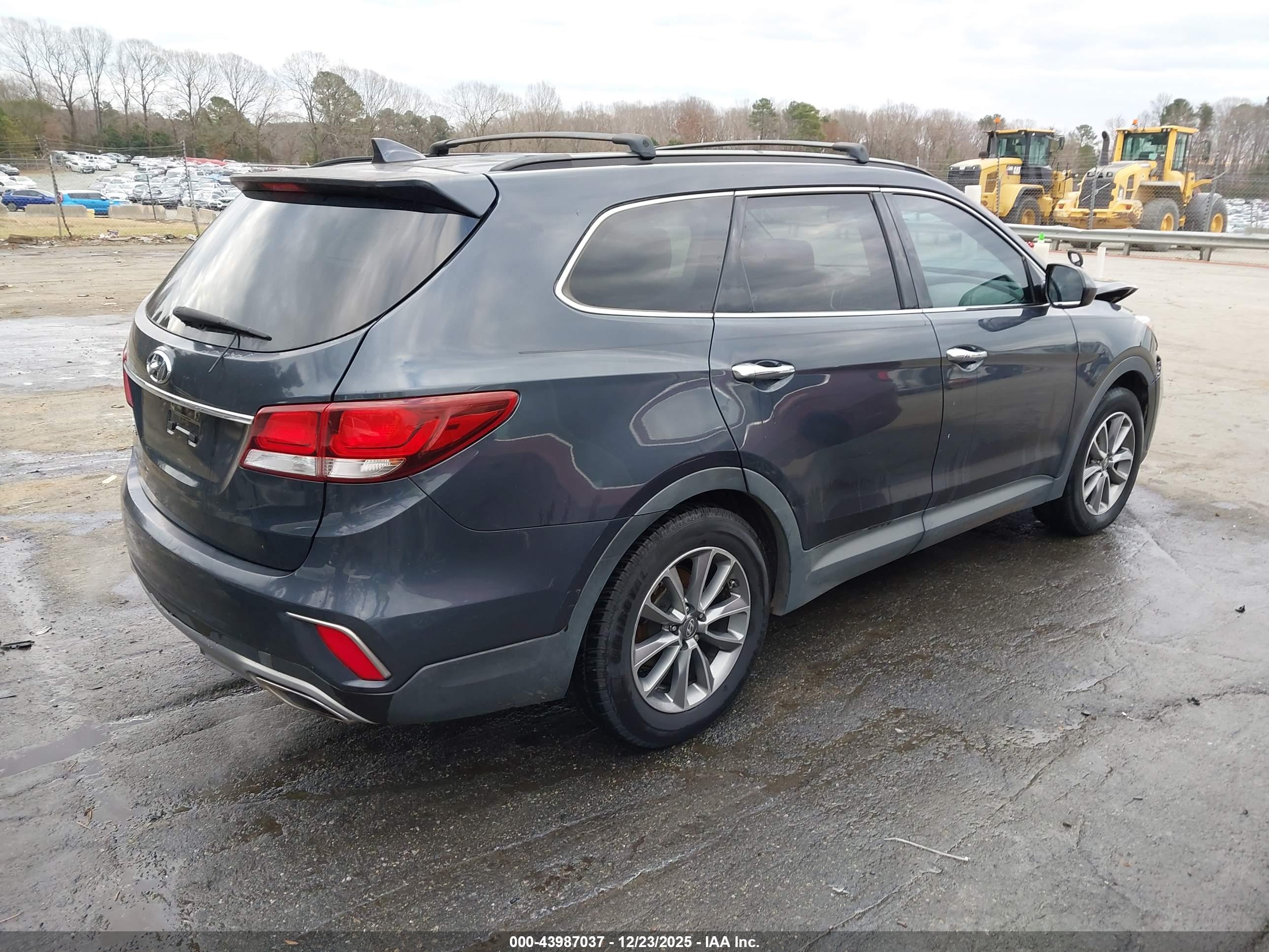 HYUNDAI SANTA image 4