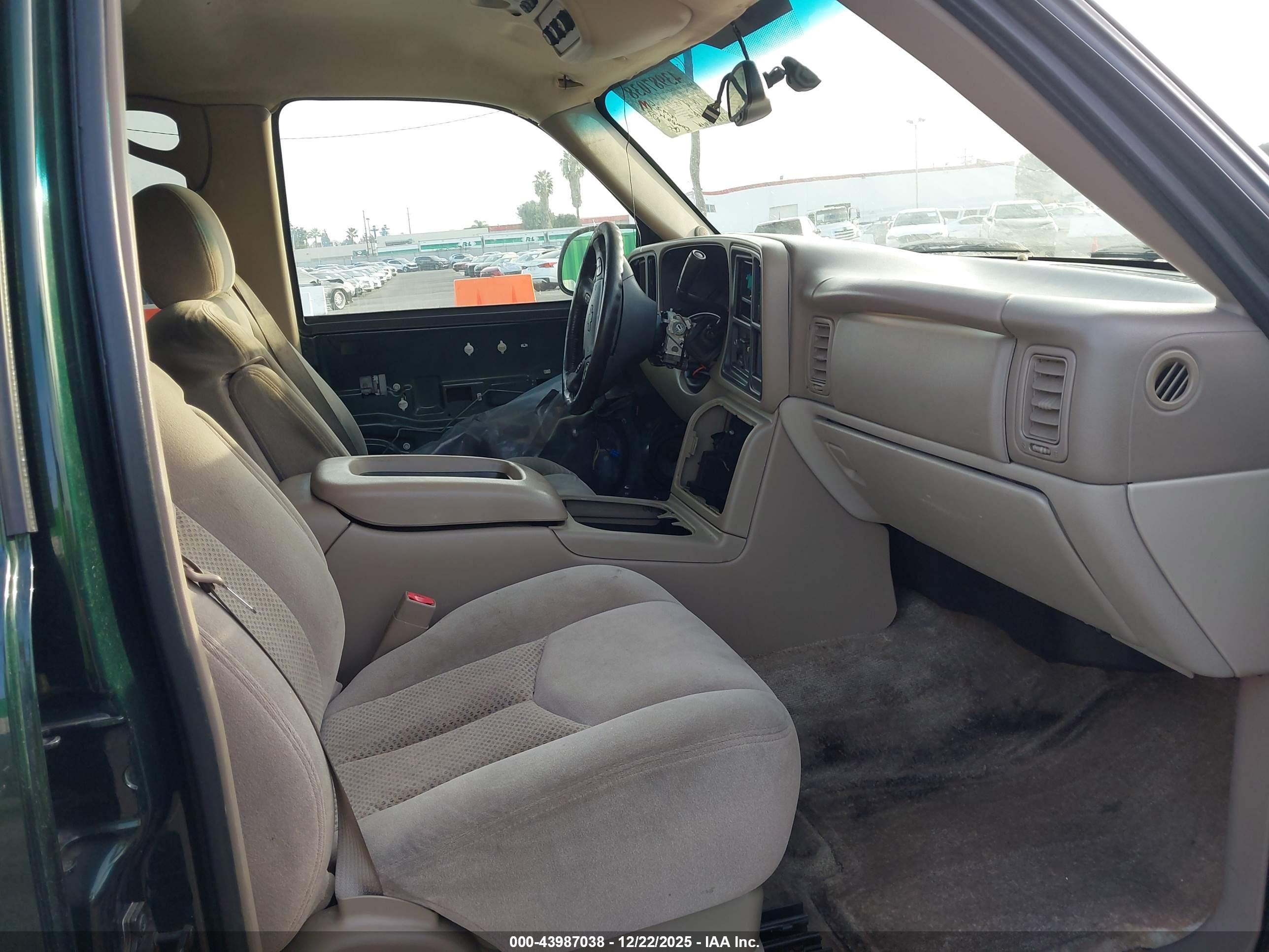 CHEVROLET TAHOE image 5